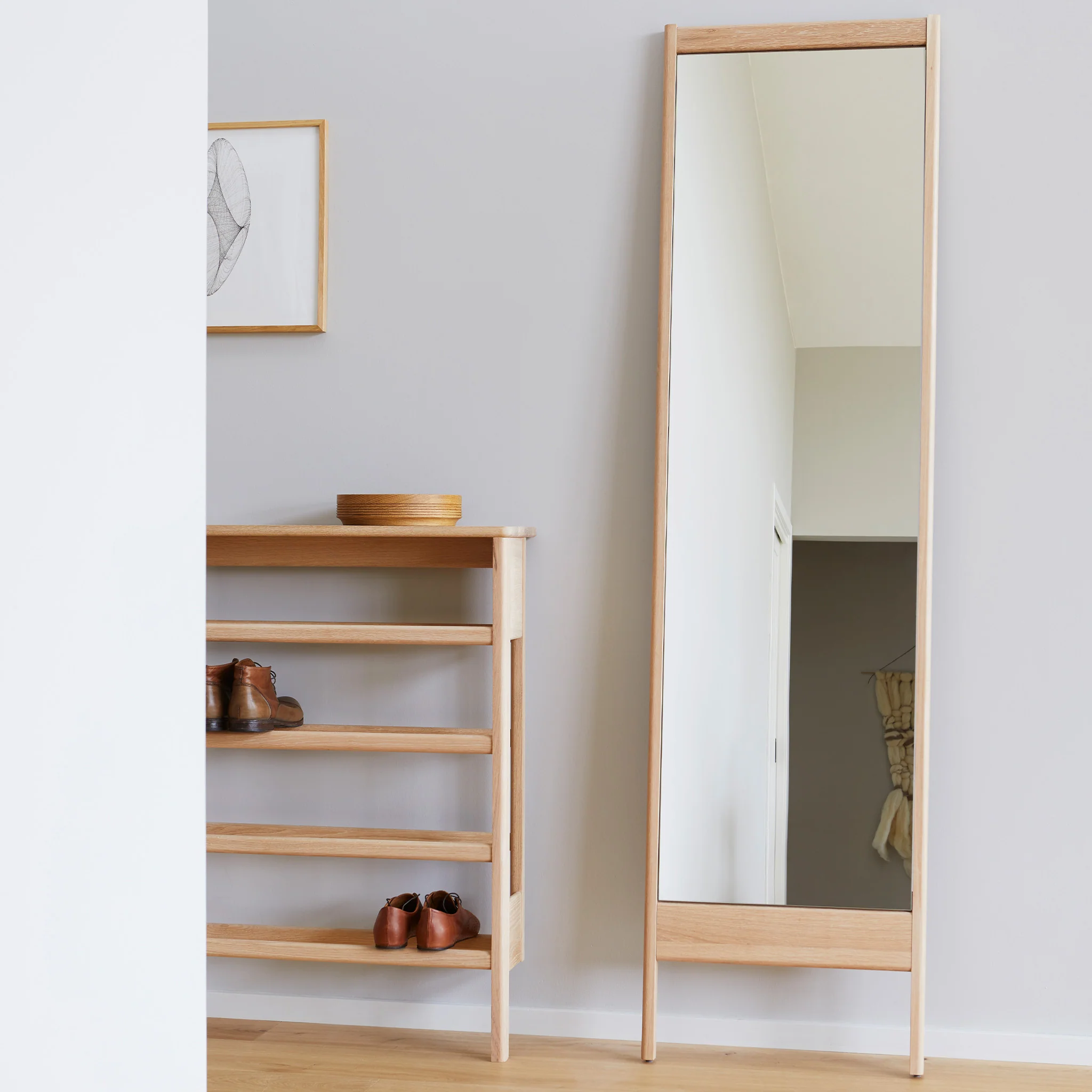 A Line Mirror by Form and Refine - Image 5
