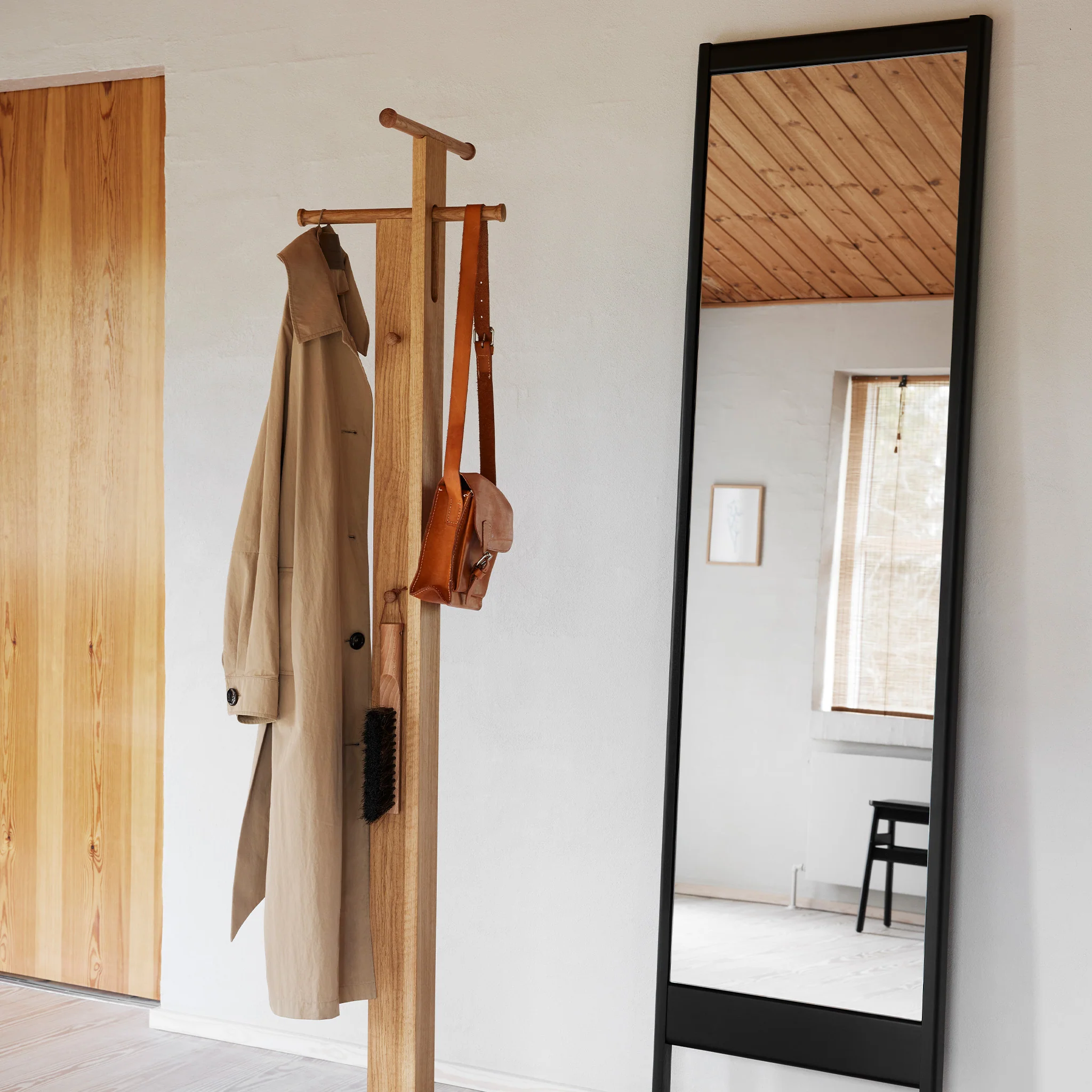 A Line Mirror by Form and Refine - Image 6