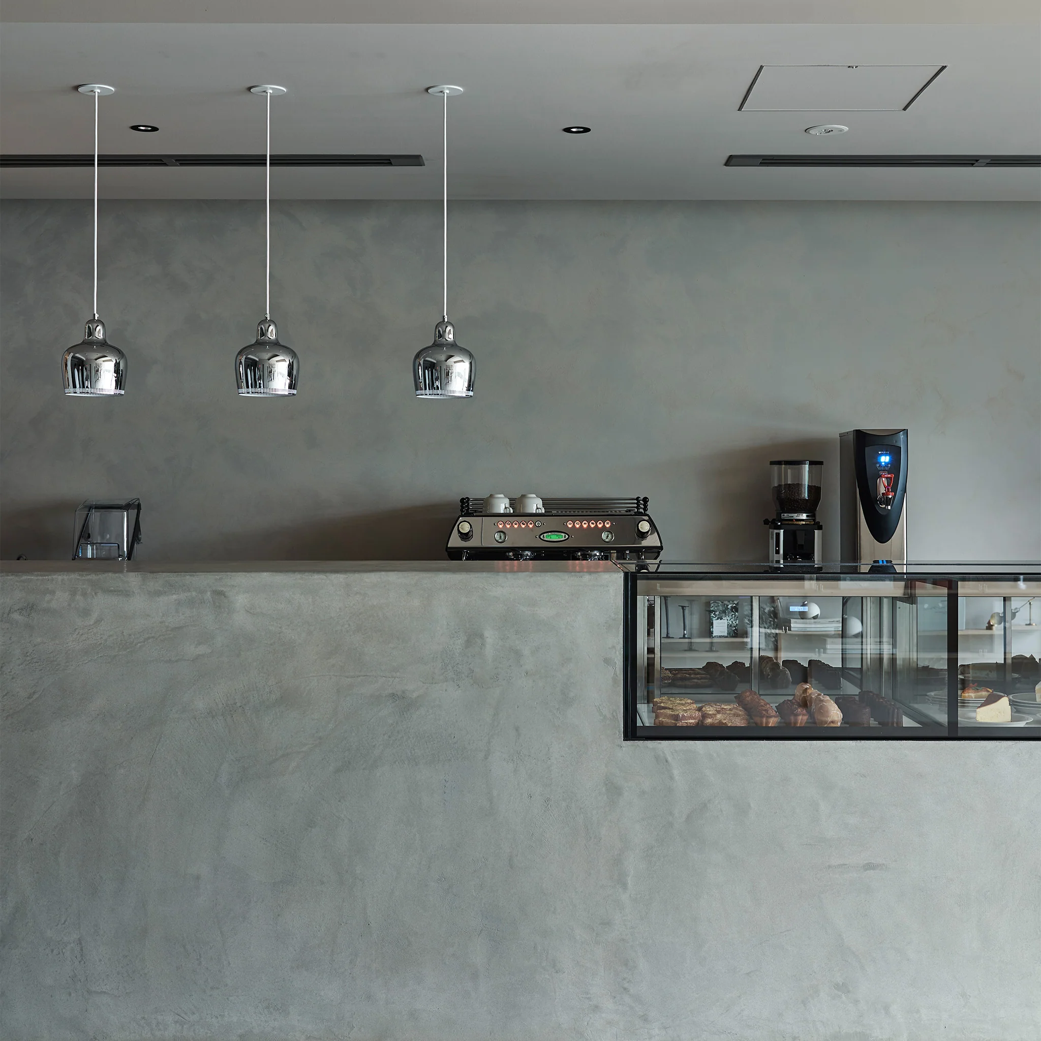 A330S “Golden Bell“ Pendant Light by Artek - Image 6