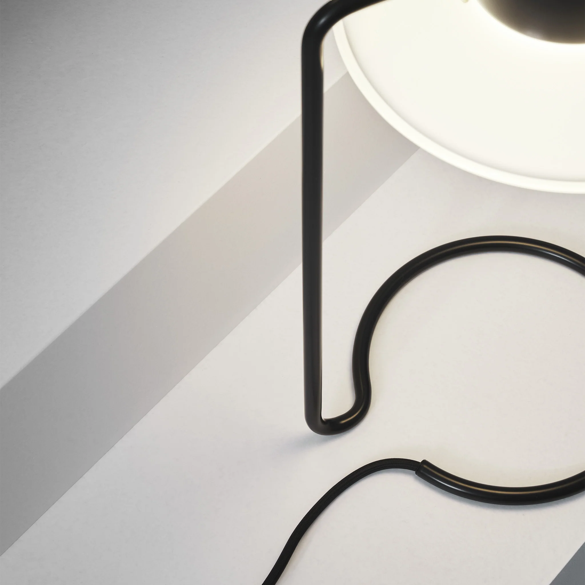 AJ Oxford Table Lamp By Arne Jacobsen for Louis Poulsen - Image 4
