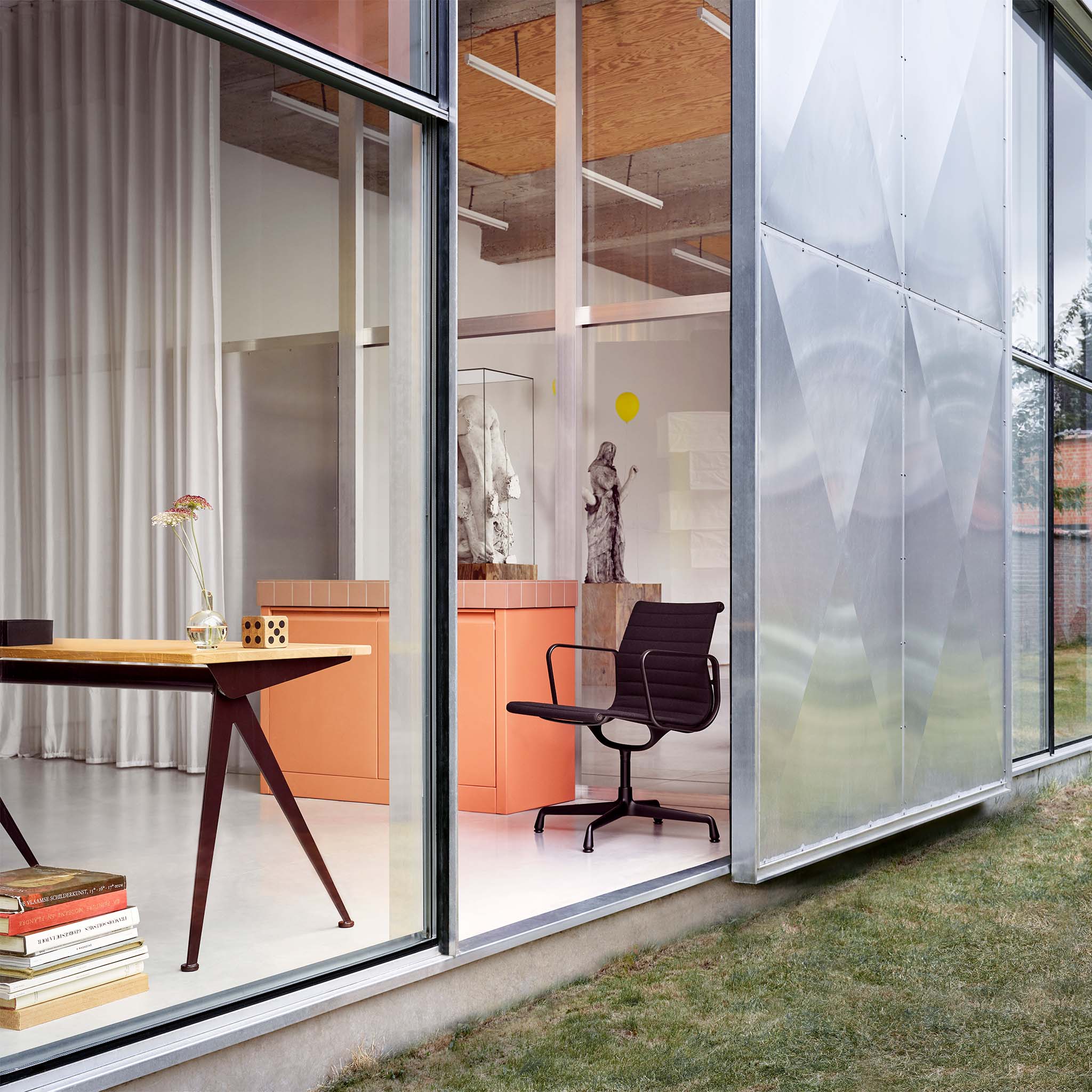 Aluminium Conference Chair EA 108 by Vitra - Image 7