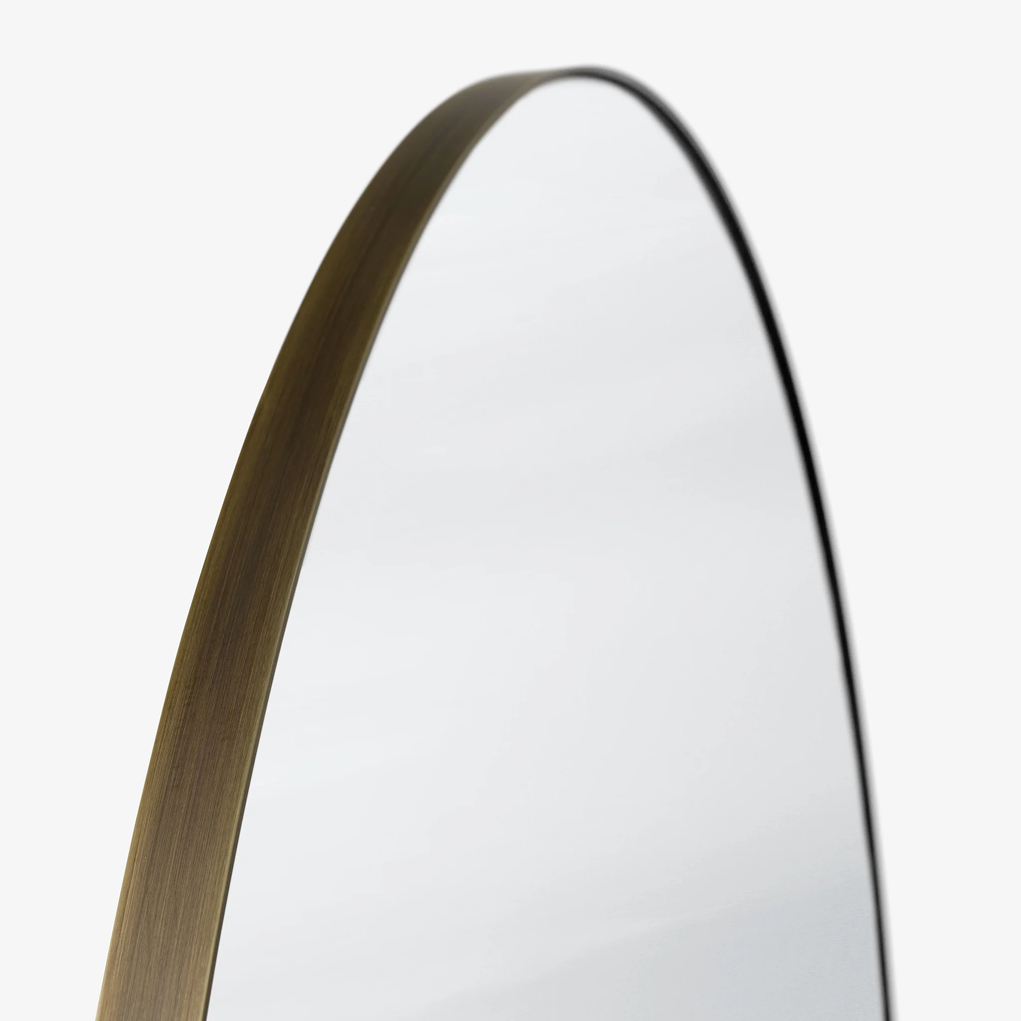 Amore Mirror, Circular SC49 by &Tradition - Image 4