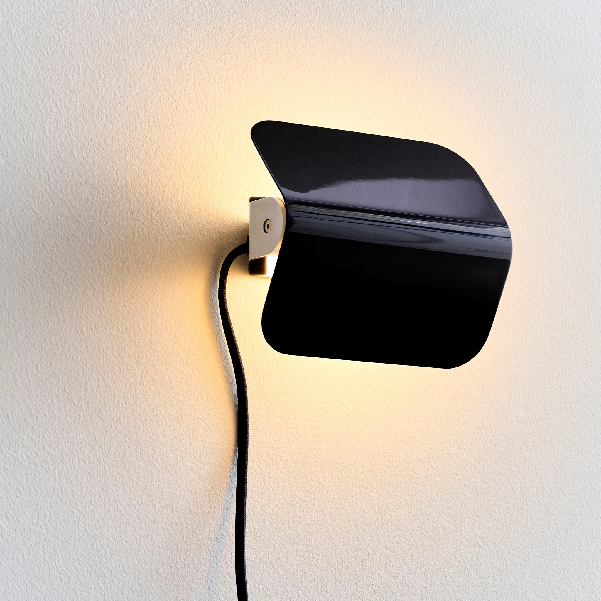 Apex Wall Lamp - Image 11