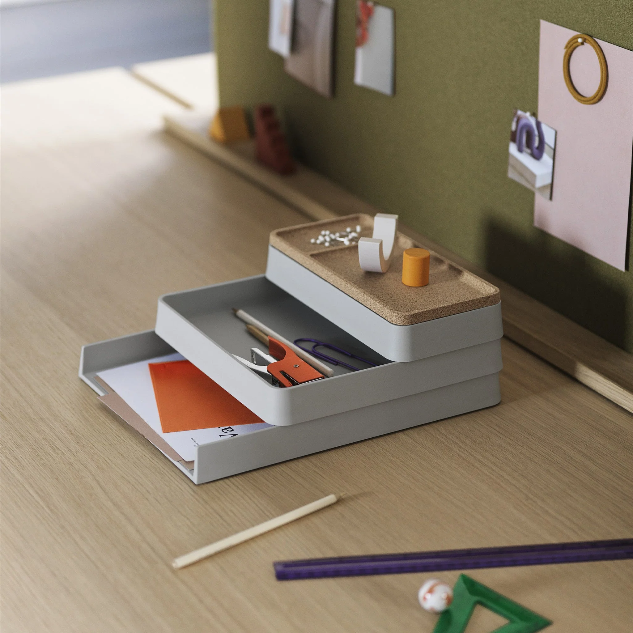 Arrange Desktop Configuration No.1 Grey/Cork by Big Game for Muuto - Image 4