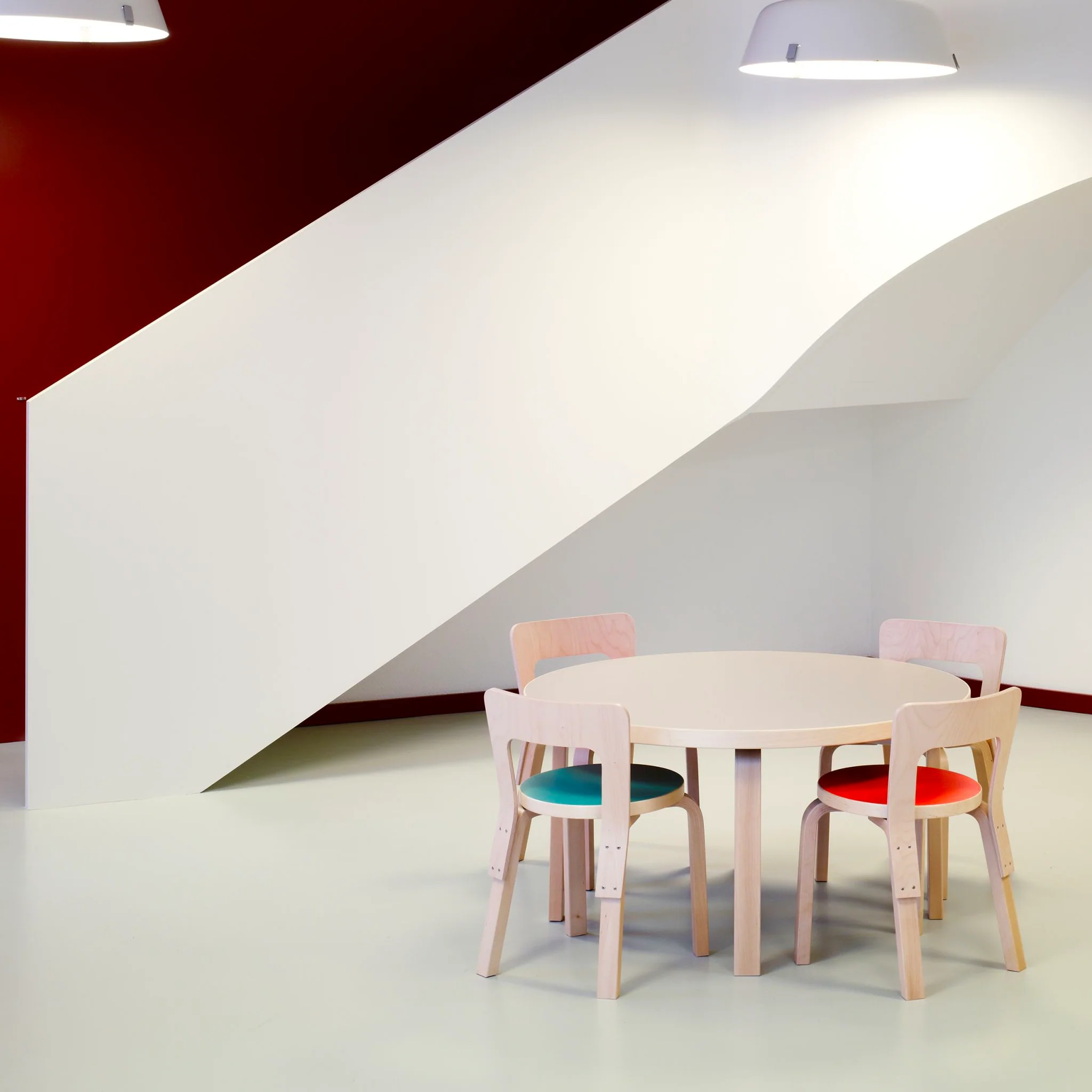 Children's Aalto Round Table by Artek - Image 2