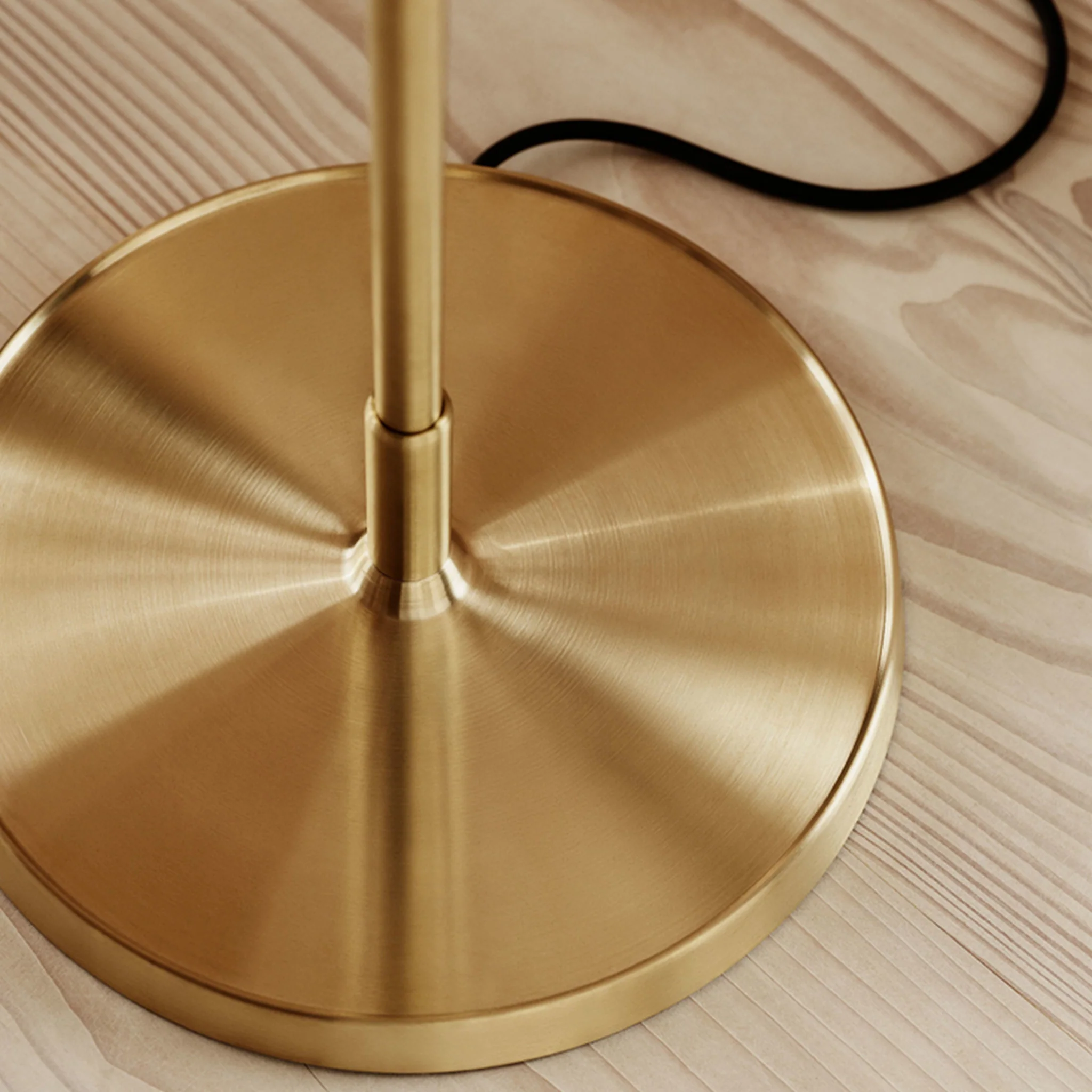 Clam Floor Light By Ahm & Lund - Image 2