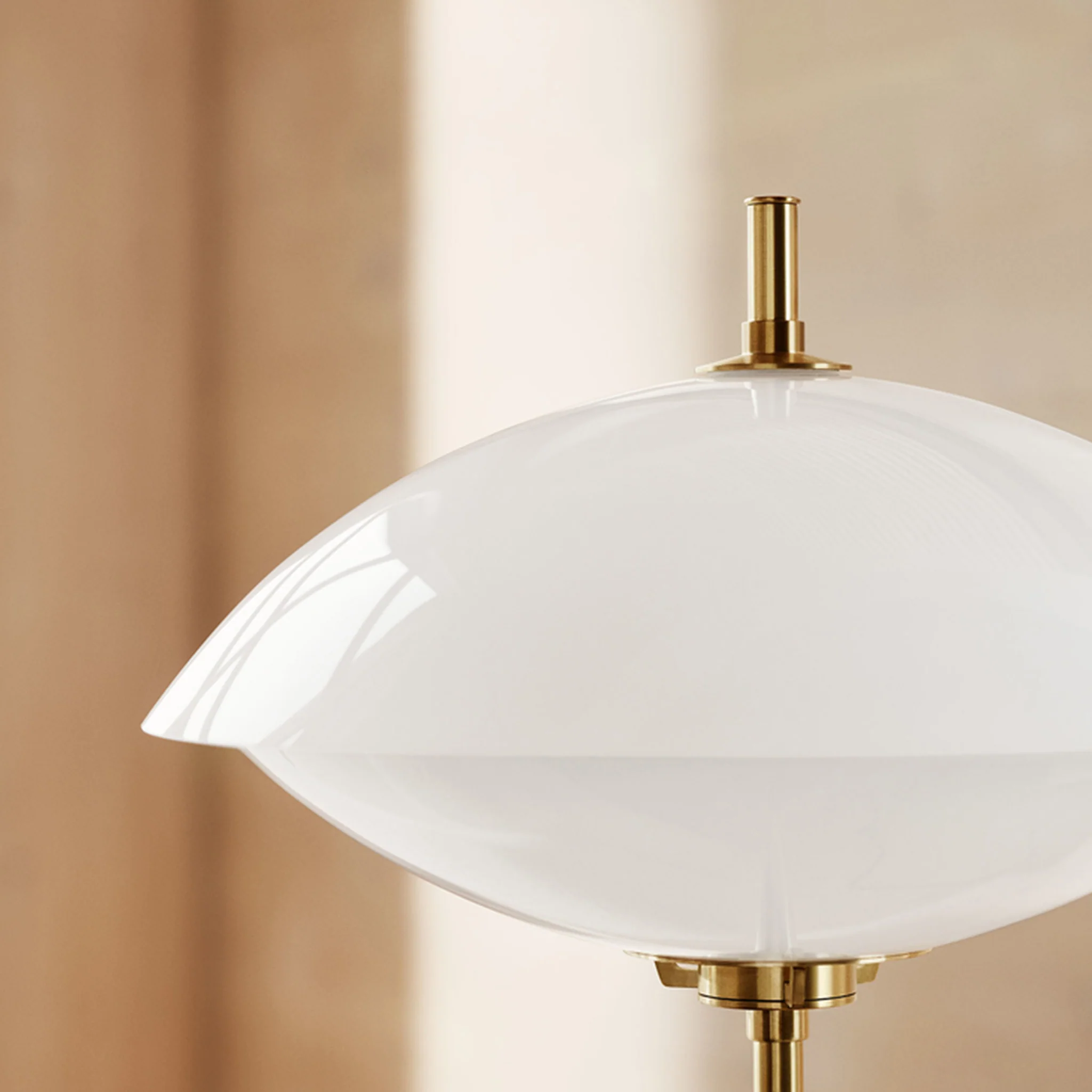 Clam Floor Light By Ahm & Lund - Image 3