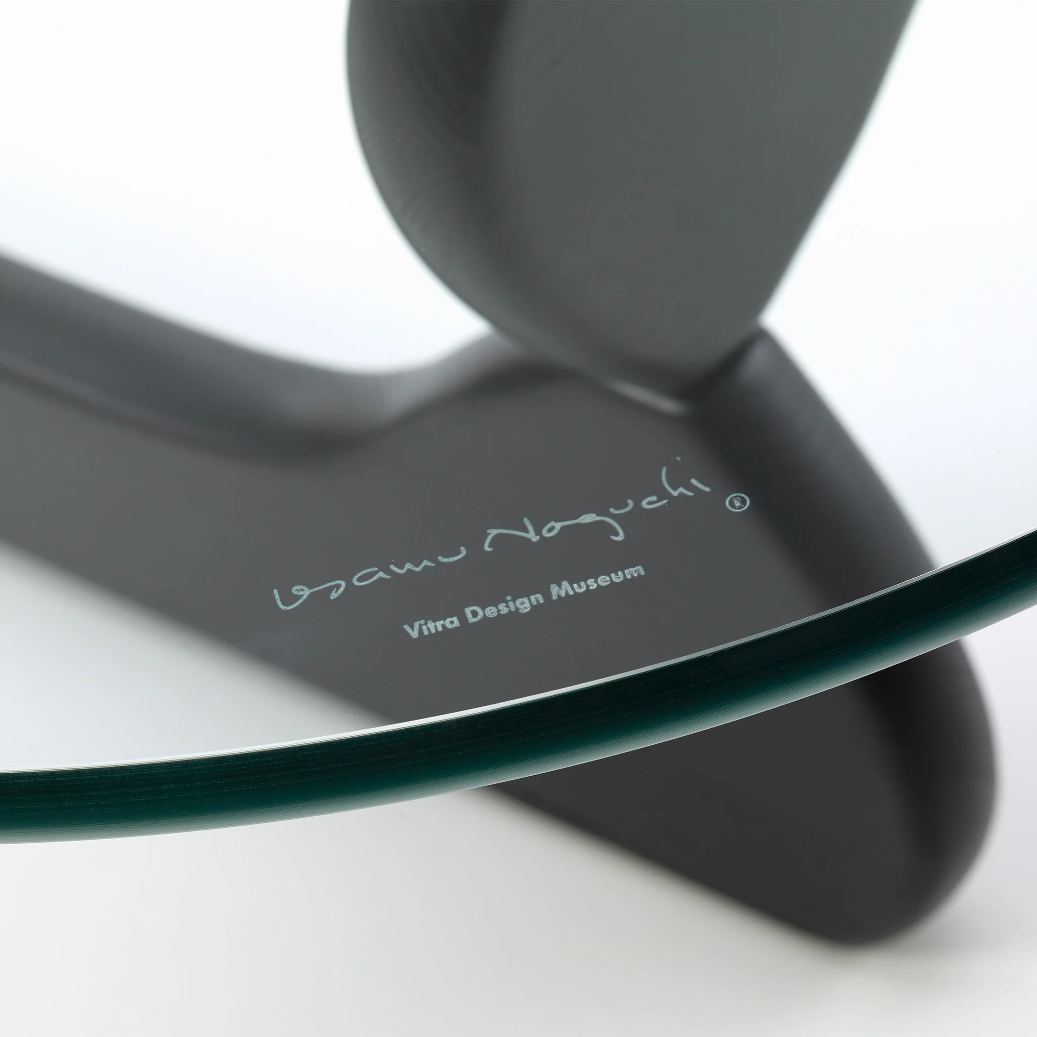 Noguchi Coffee Table by Vitra - Image 4