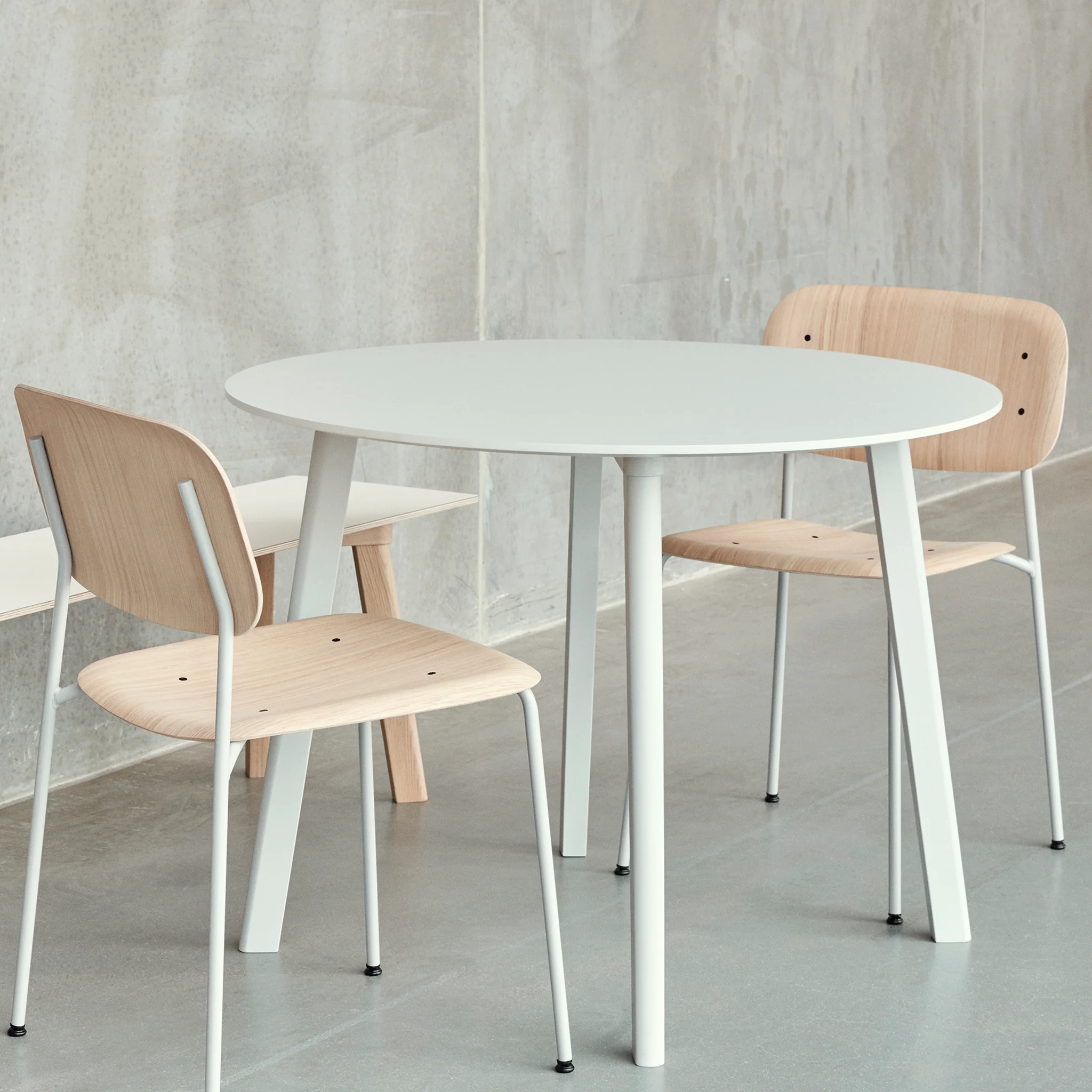 Copenhague Deux CPH 220 Round Table 2.0 by Hay - Image 5