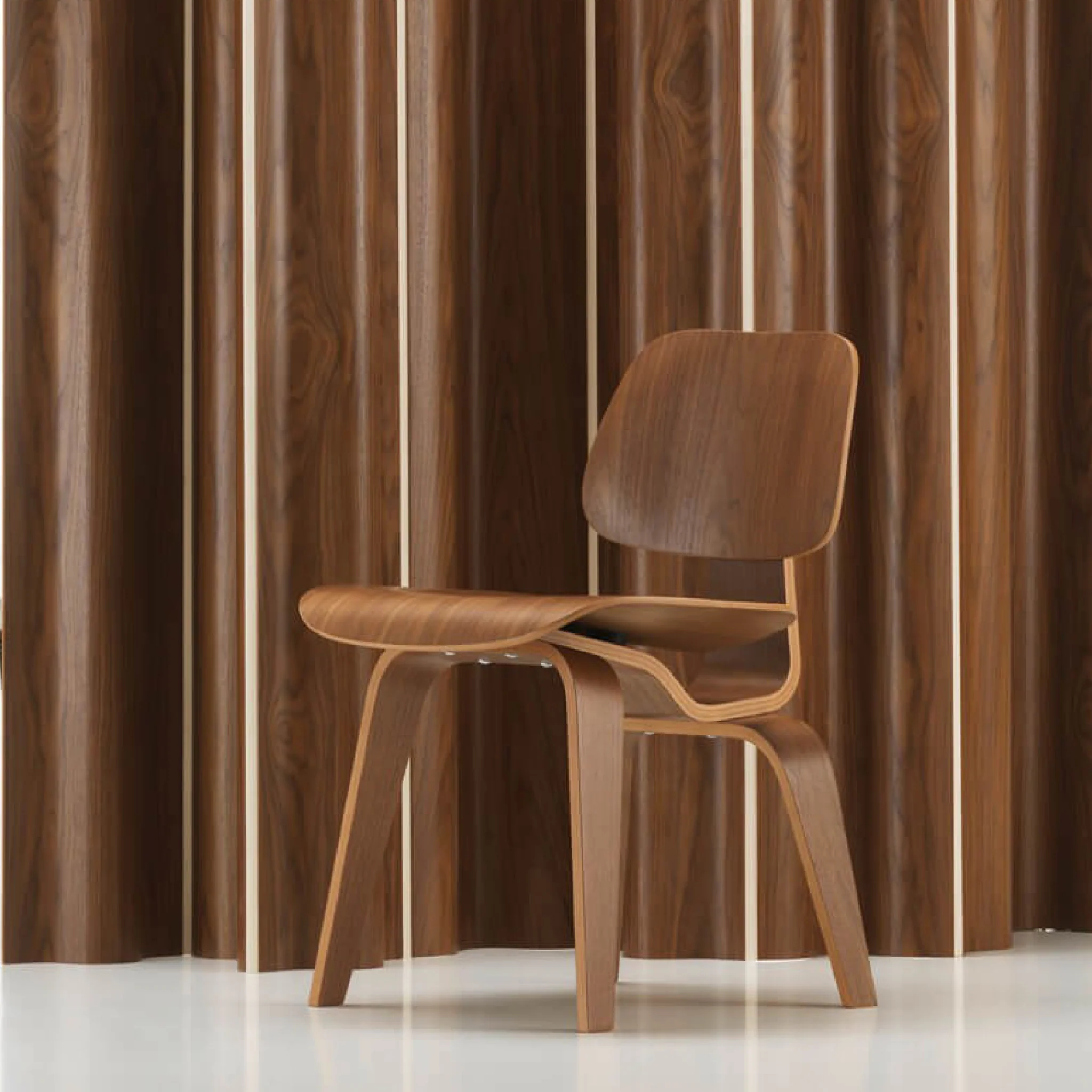 Eames DCW Plywood Chair - Image 4