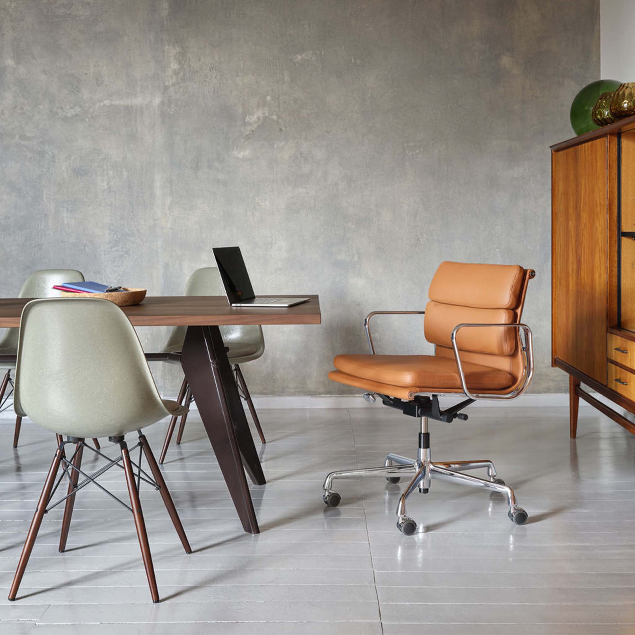 Eames Fiberglass Chair DSW by Vitra - Image 7