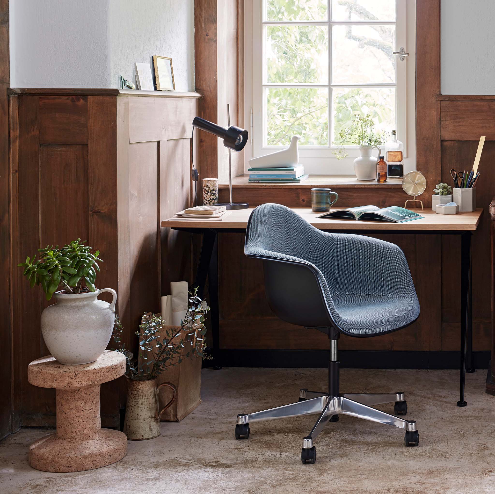 Eames Plastic Armchair RE PACC - Image 8