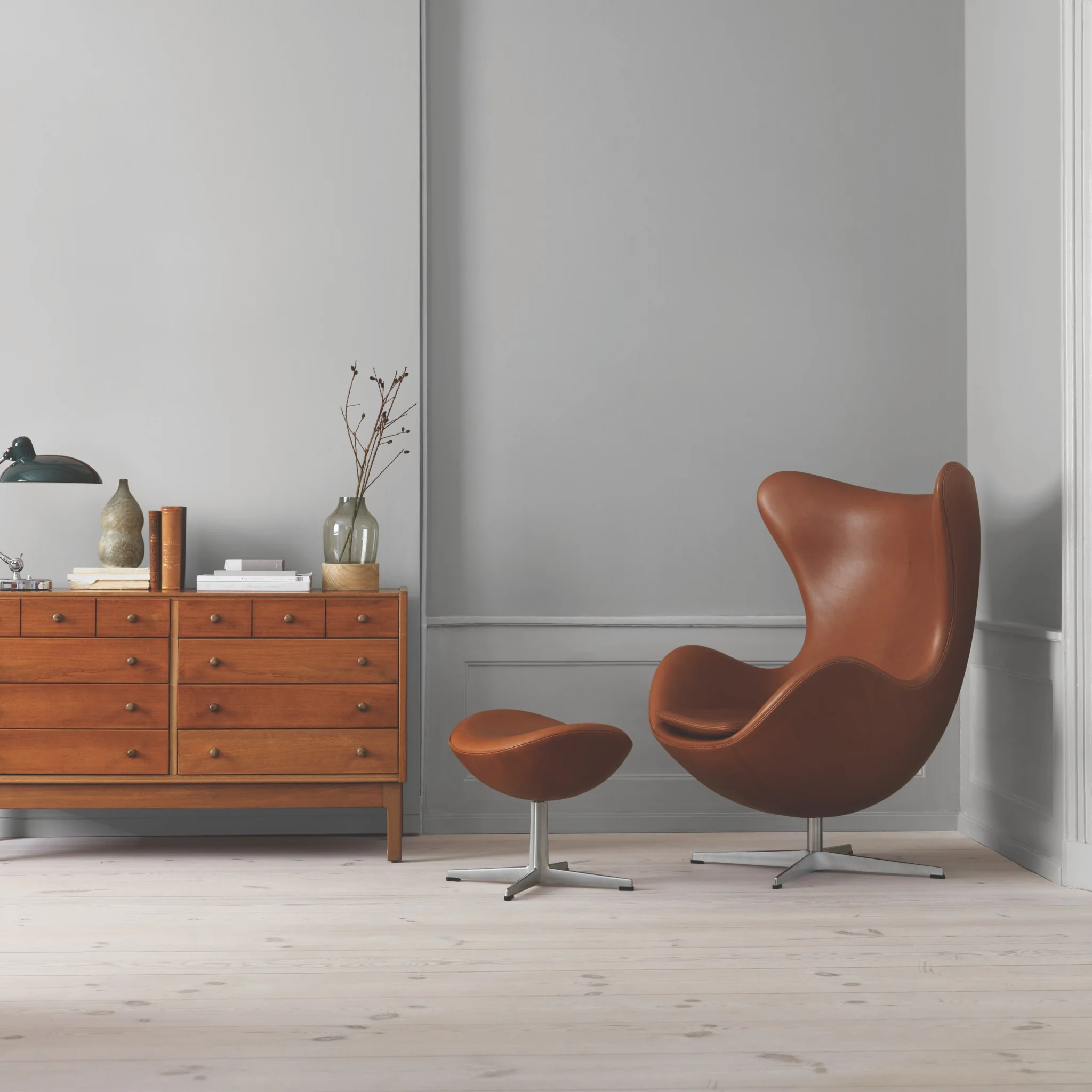 Egg Footstool 3127 by Fritz Hansen - Image 2