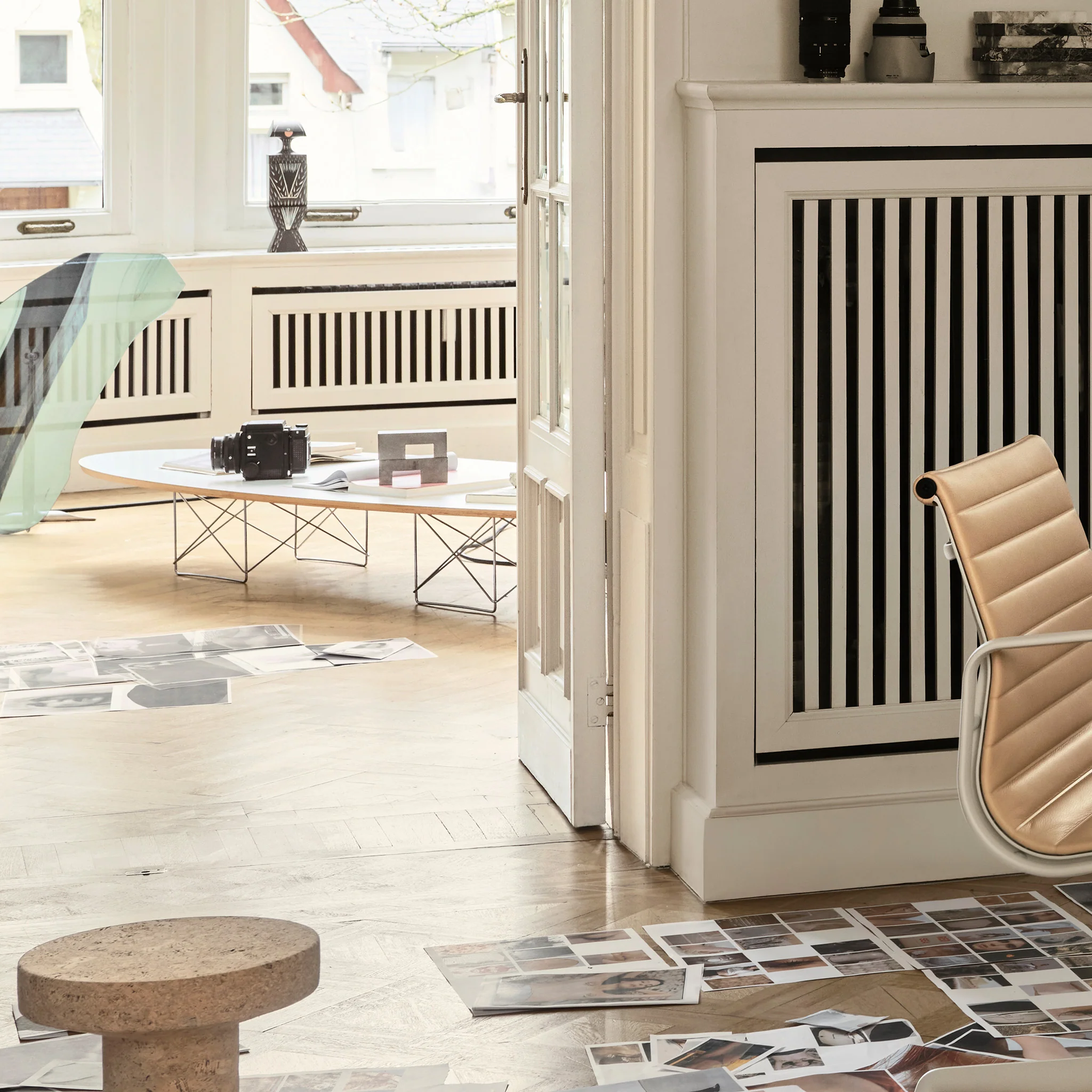 Eames ETR Elliptical Table by Vitra - Image 4
