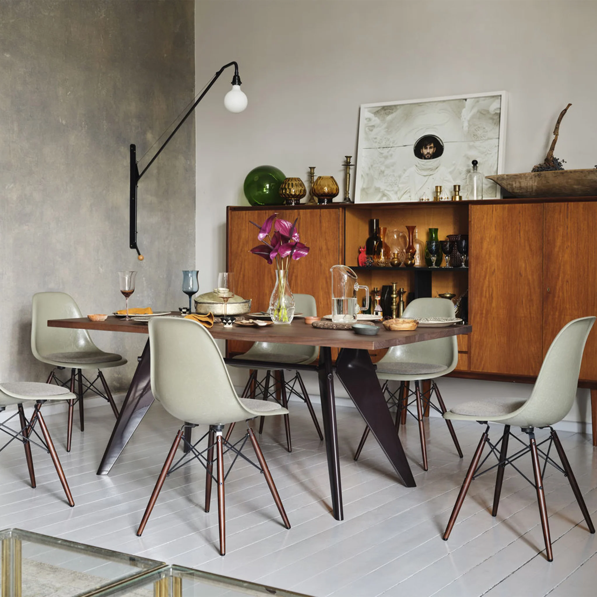 EM Table by Jean Prouvé - Image 5