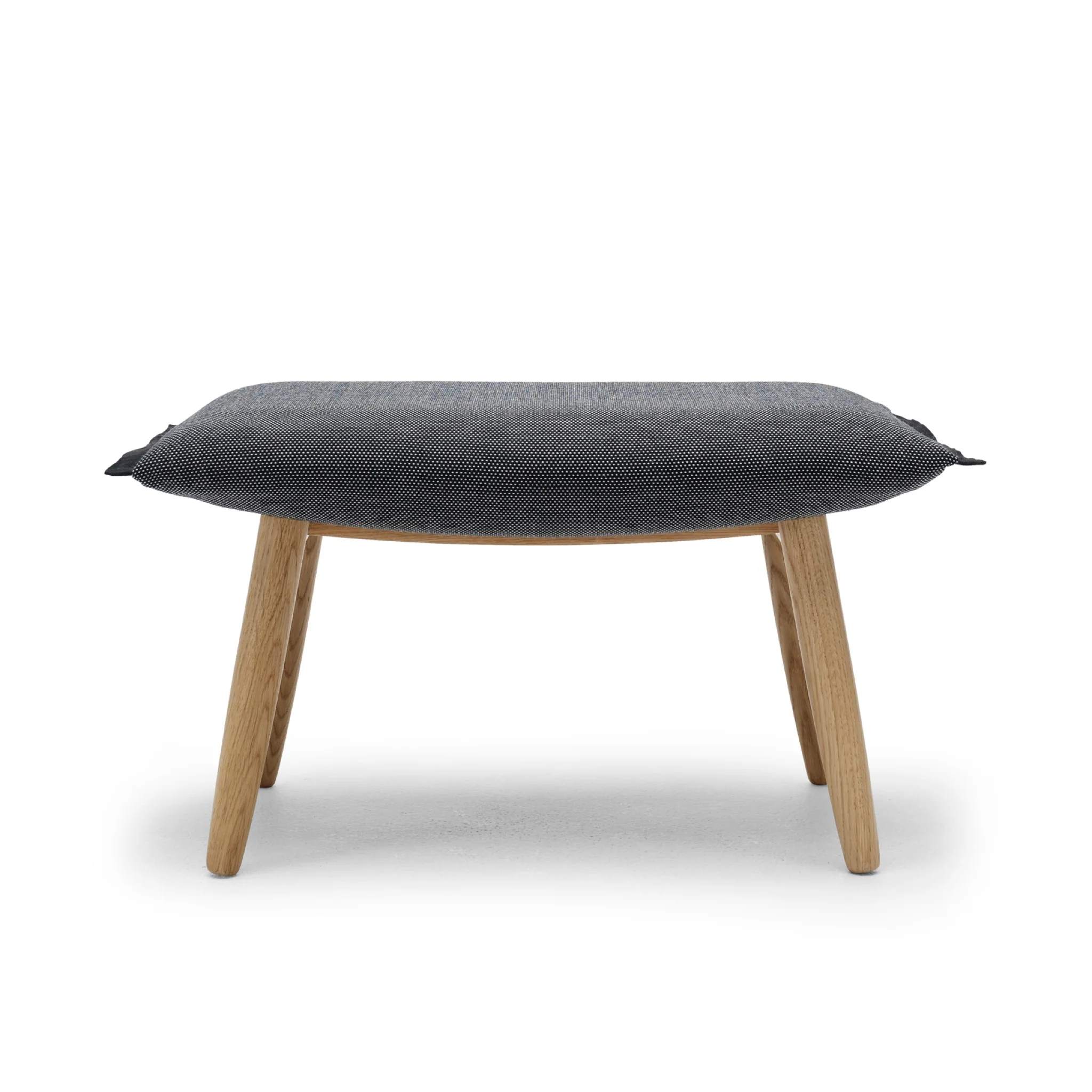 Embrace Footstool E016 by Carl Hansen & Søn - Image 2