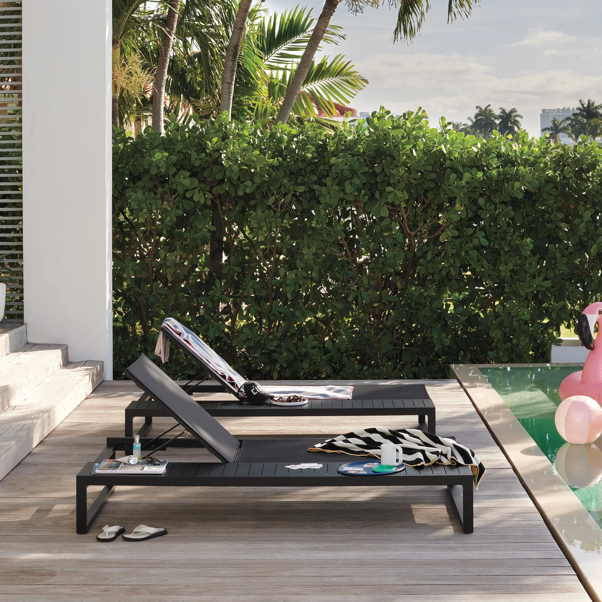Eos Platform Lounger by Case - Image 5