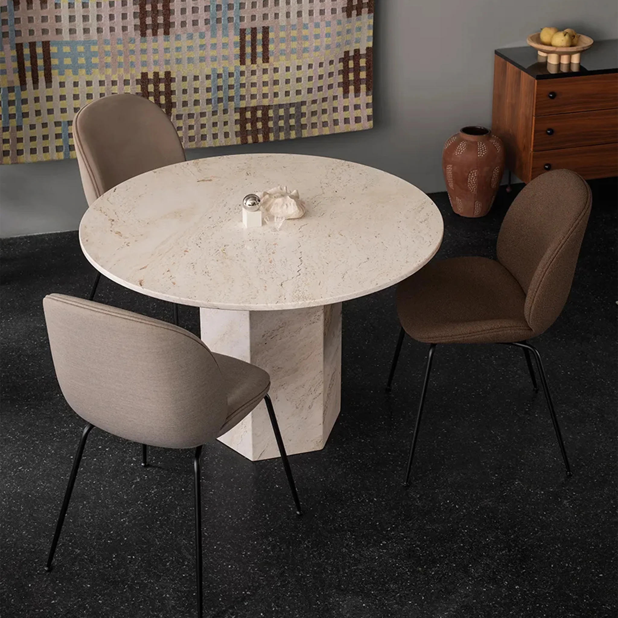 Epic Dining Table Round by Gubi - Image 6
