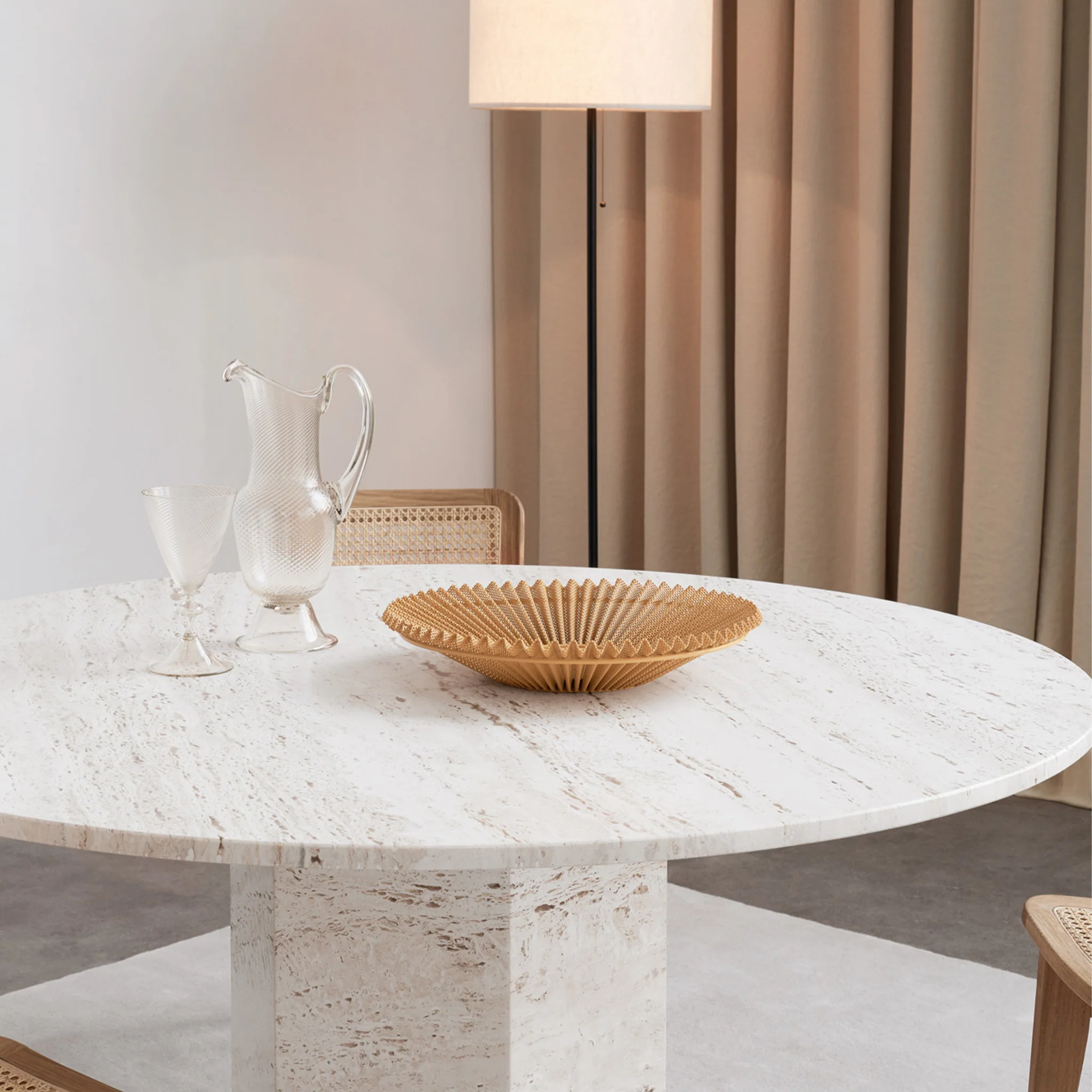 Epic Dining Table Round by Gubi - Image 7