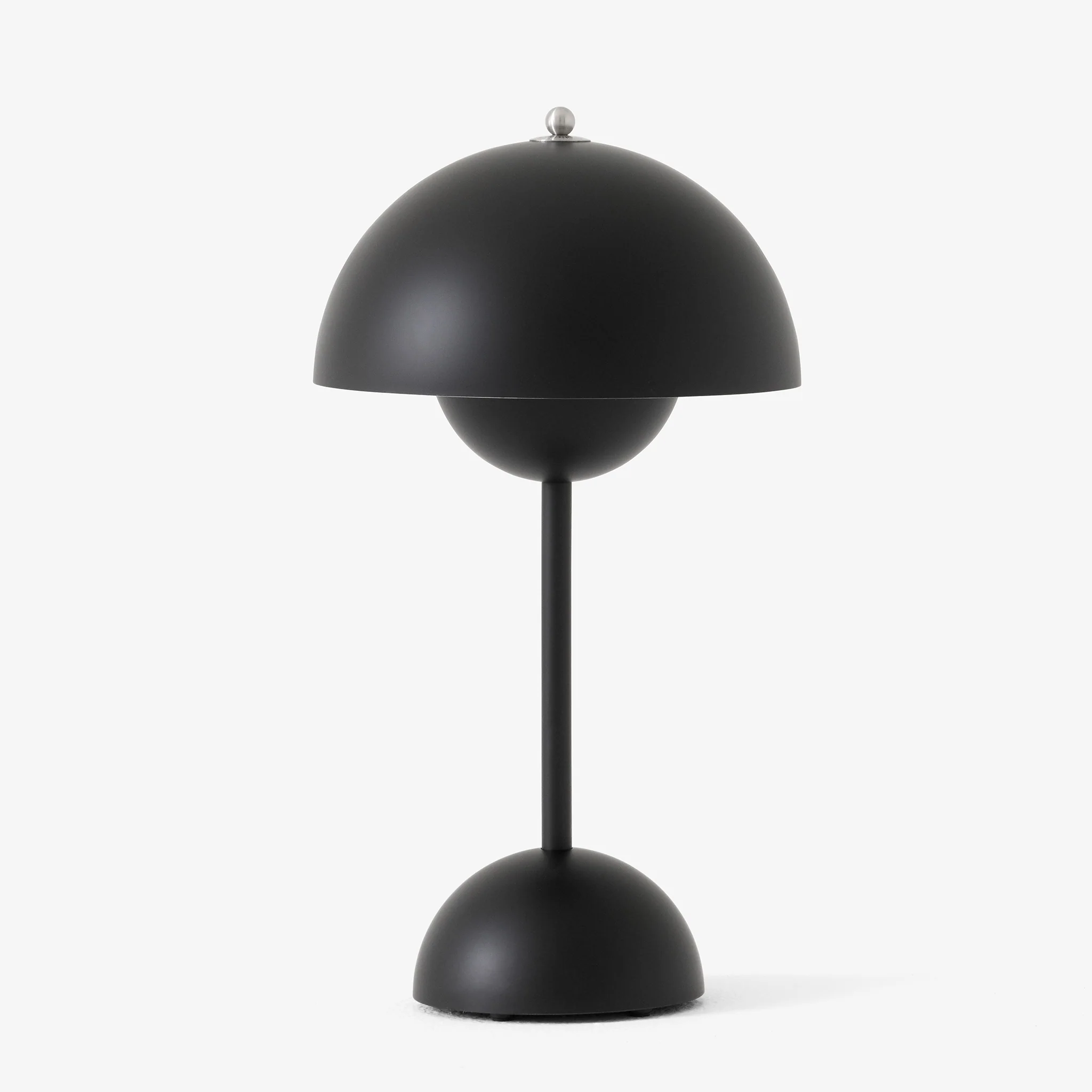 Flowerpot VP9 Portable Lamp by Verner Panton for &Tradition - Image 11