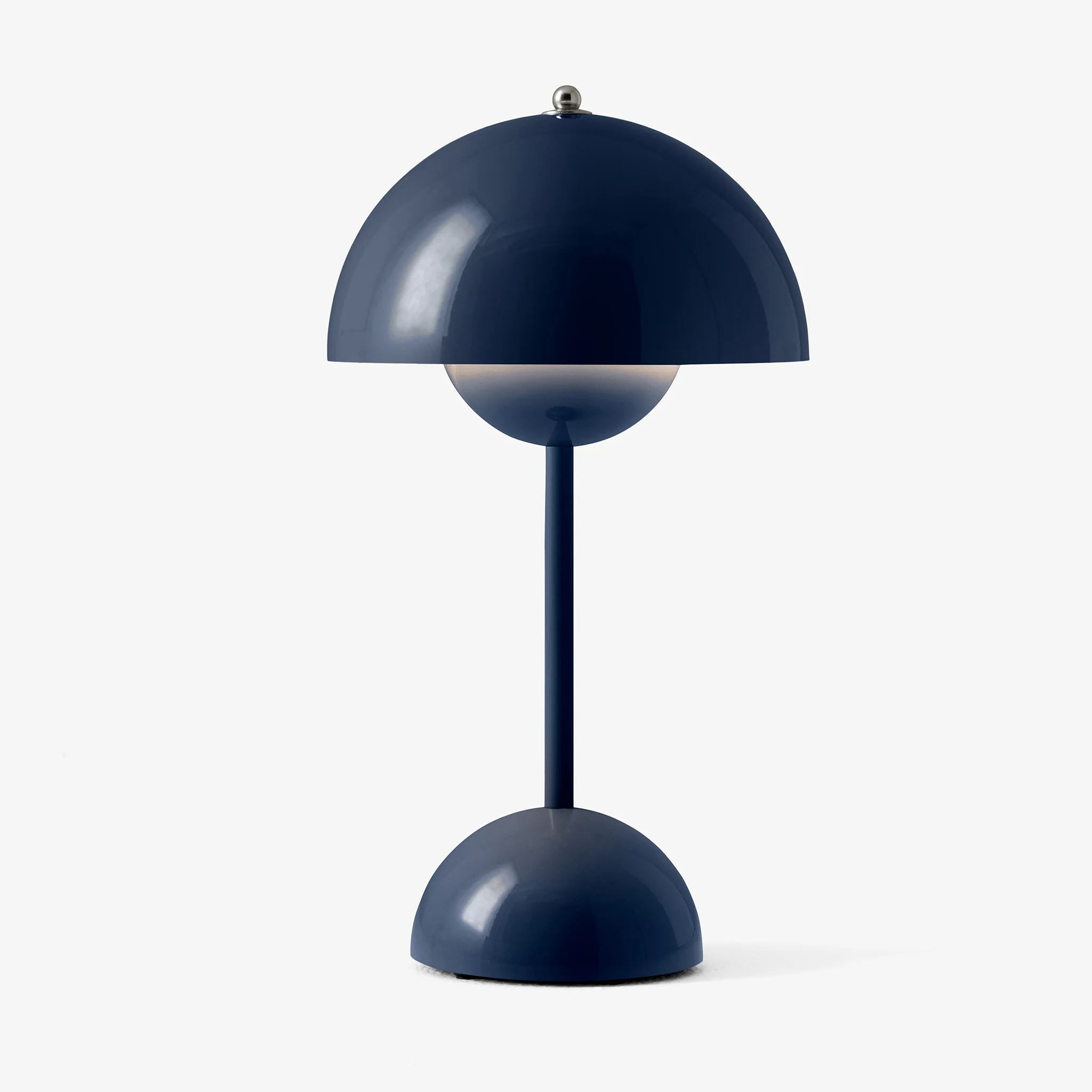 Flowerpot VP9 Portable Lamp by Verner Panton for &Tradition - Image 22