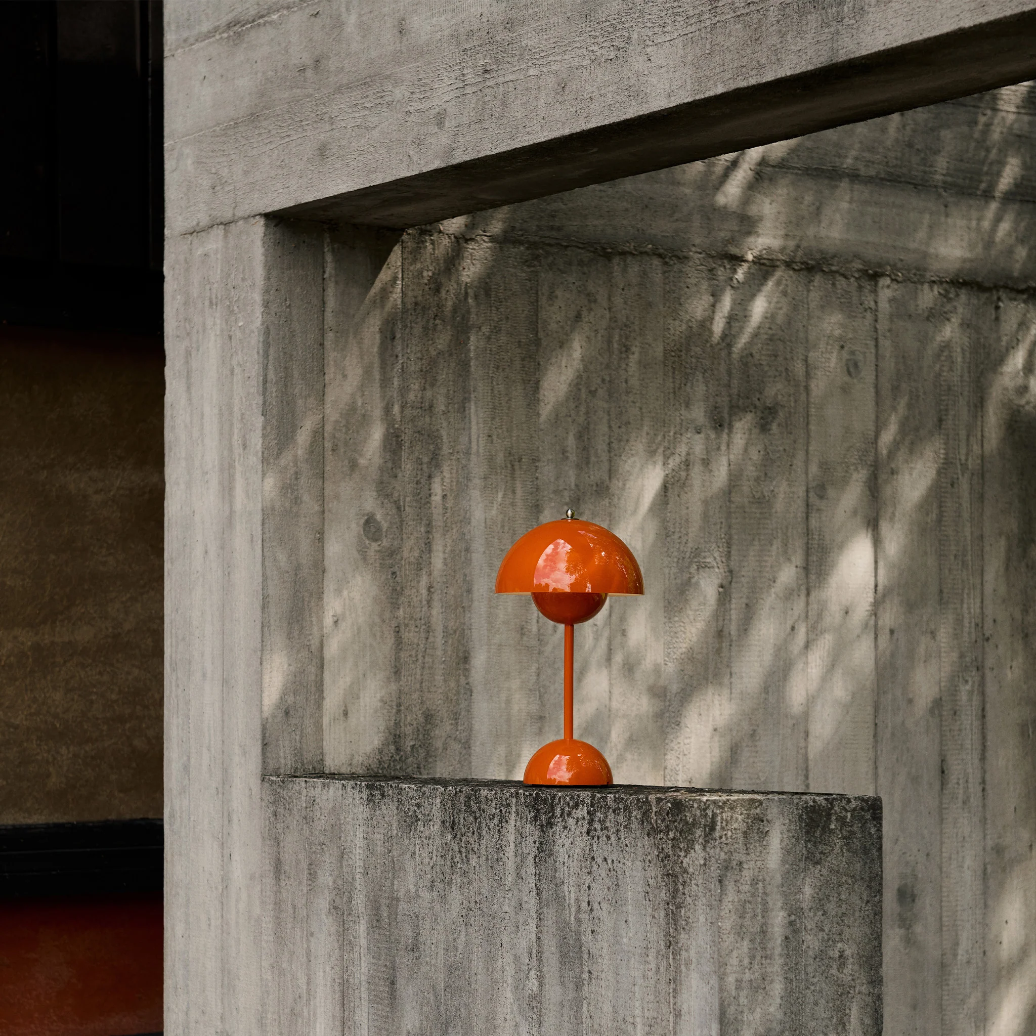 Flowerpot VP9 Portable Lamp by Verner Panton for &Tradition - Image 24