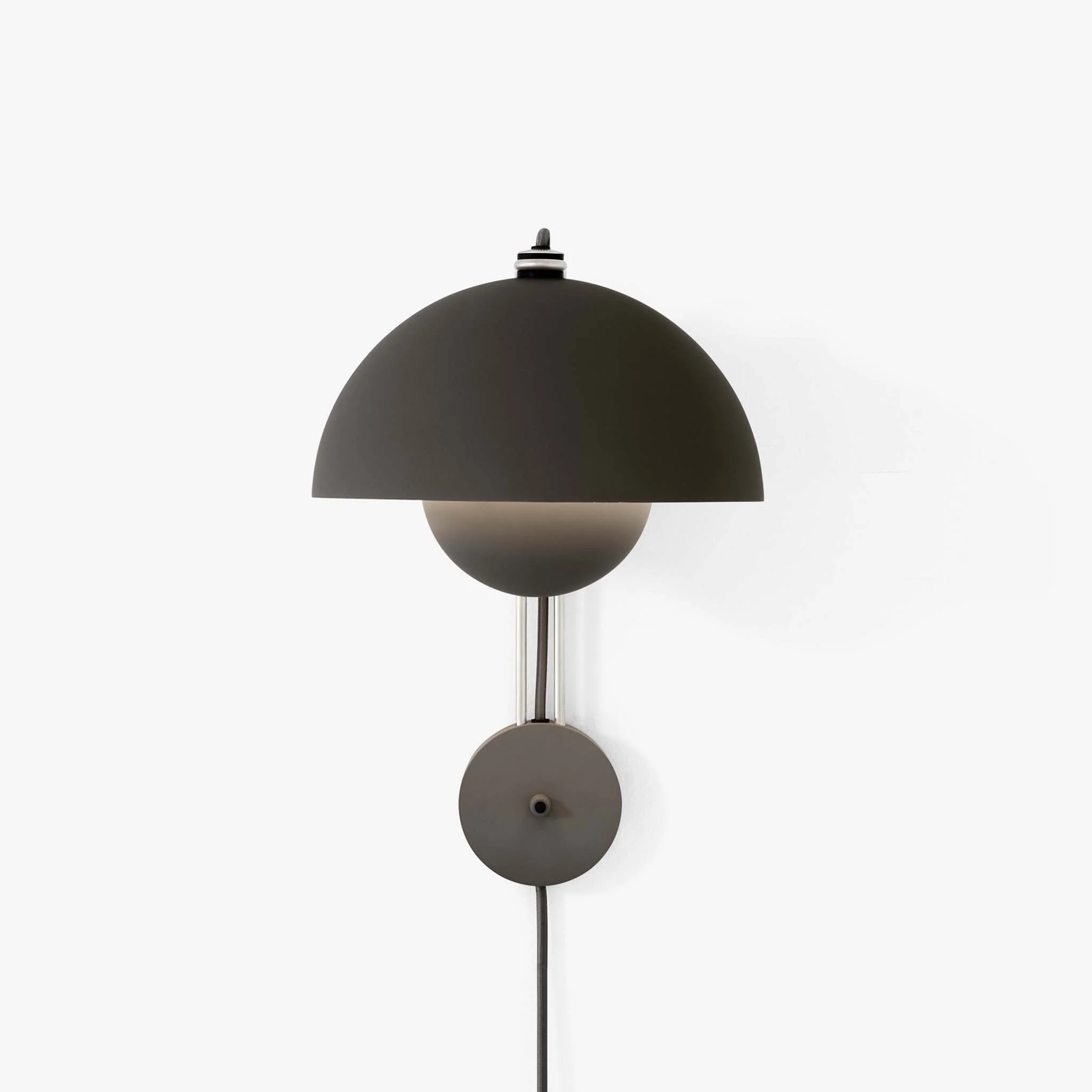 Flowerpot Wall Lamp VP8 by &Tradition - Image 5