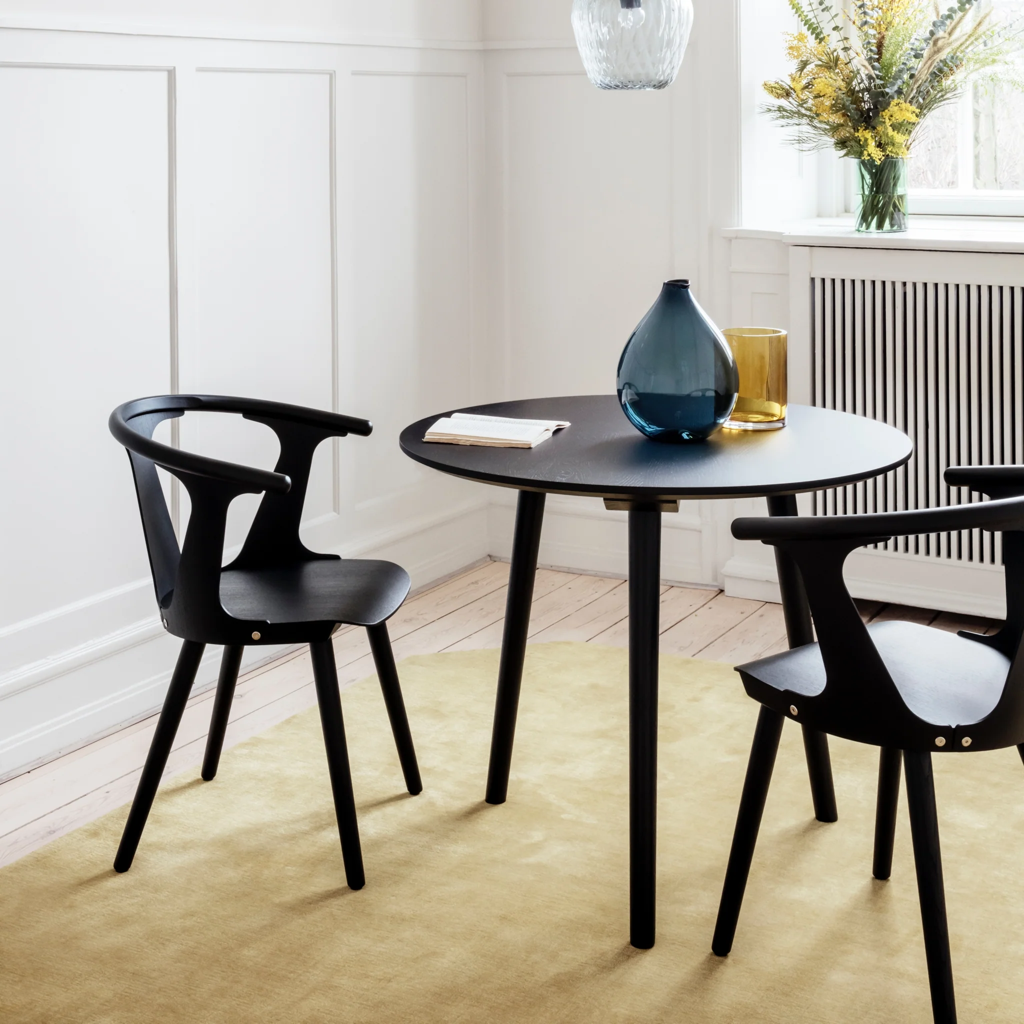 In Between Round Dining Table SK3 by &Tradition - Image 4