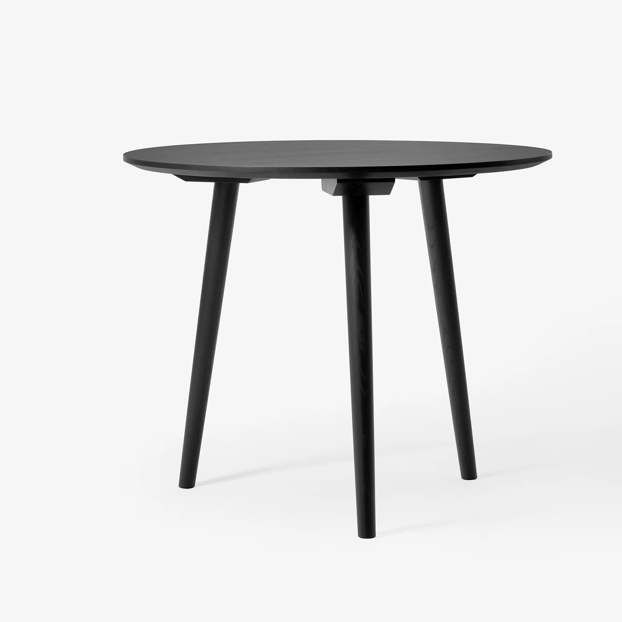In Between Round Dining Table SK3 by &Tradition - Image 5