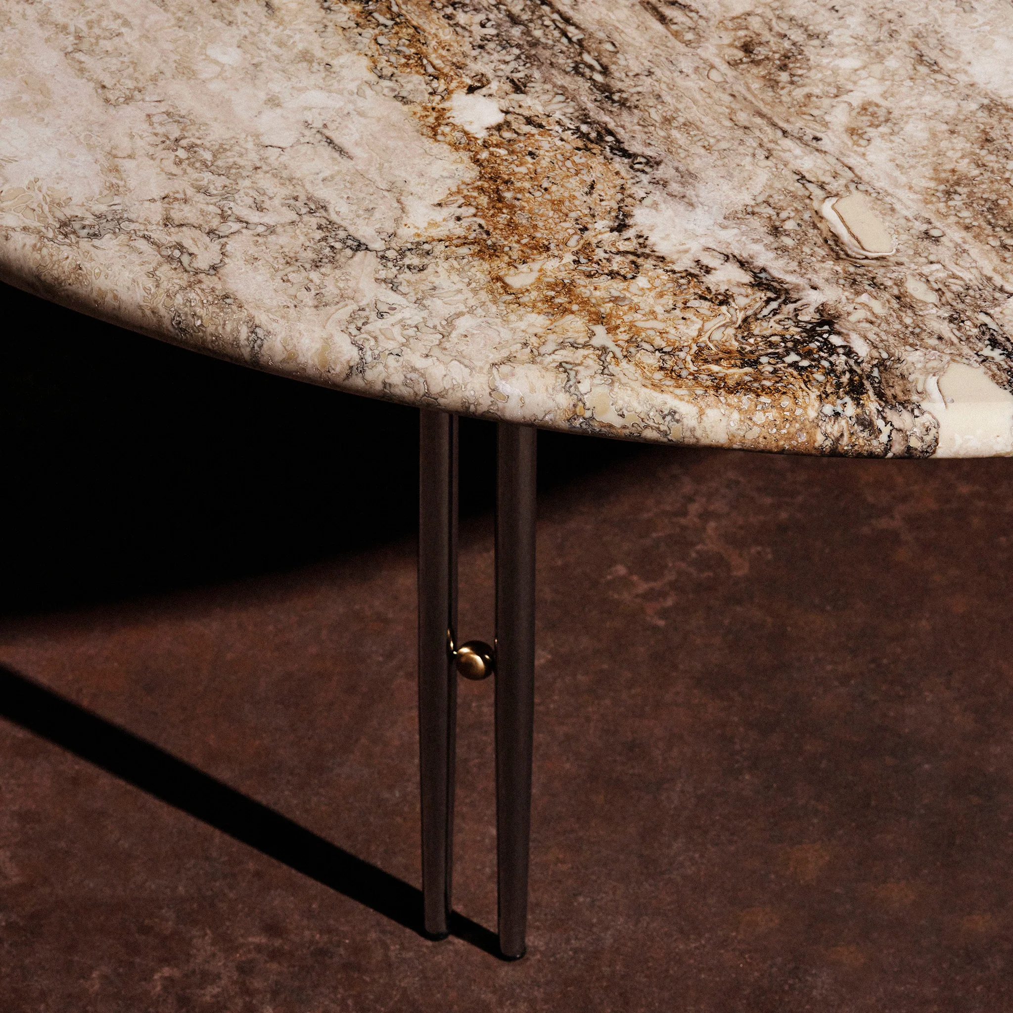 IOI Table Travertine by Gubi - Image 3