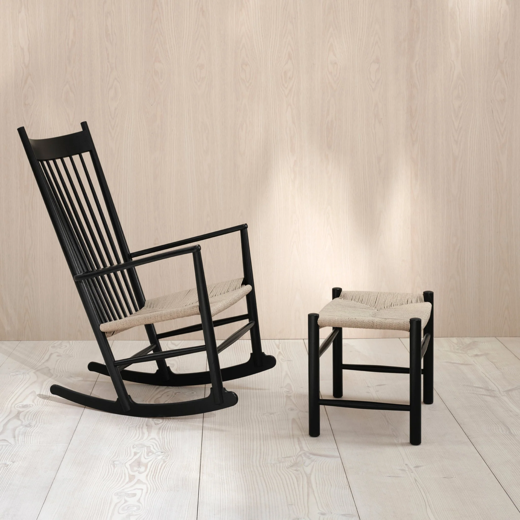 Wegner J16 Rocking Chair by Fredericia - Image 4