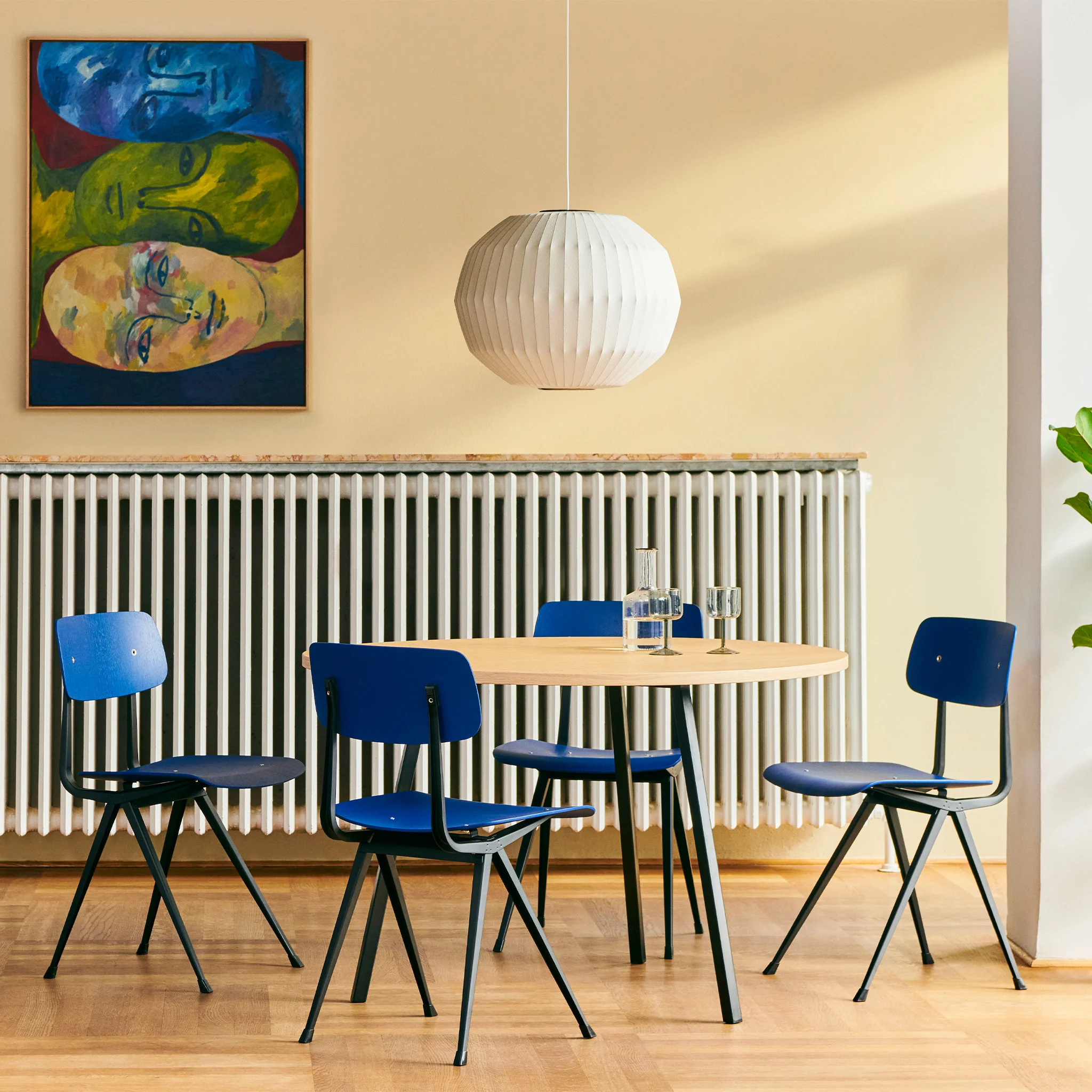 Loop Stand Round Table by Hay - Image 23