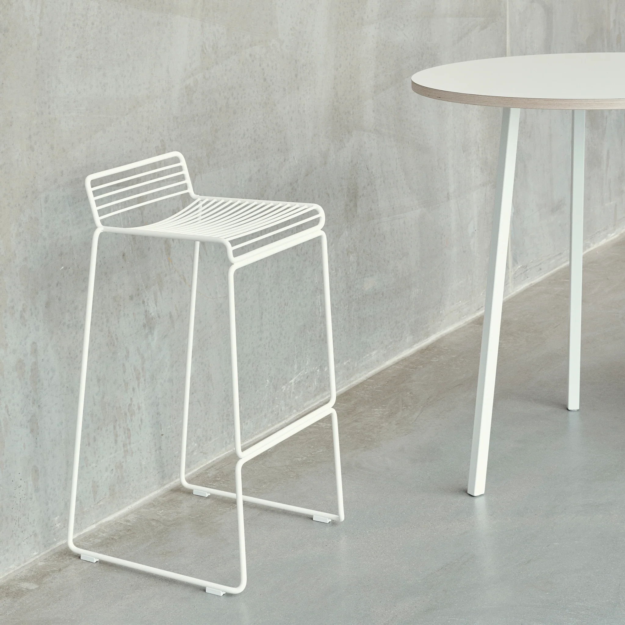 Loop Stand Round Table by Hay - Image 5