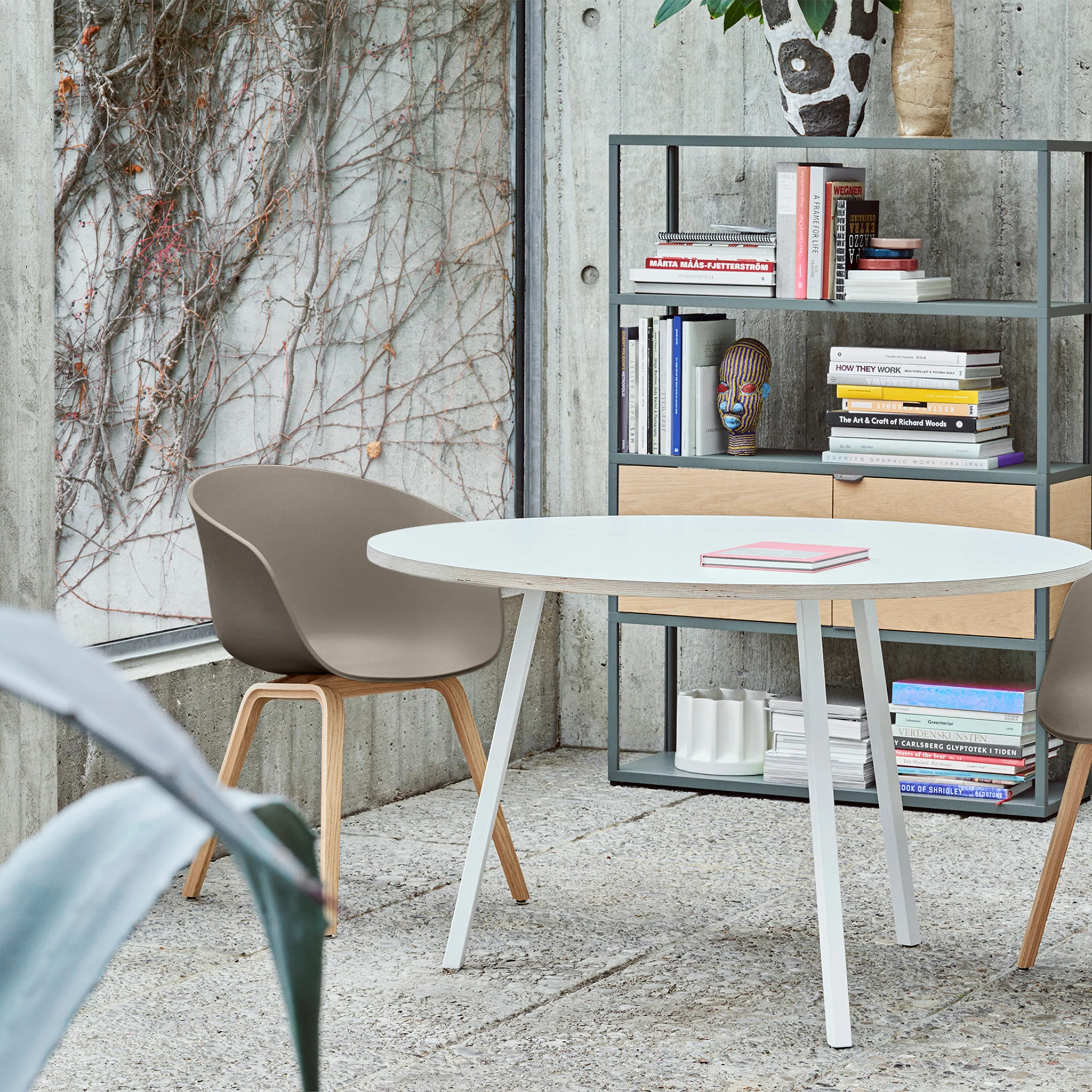 Loop Stand Round Table by Hay - Image 7