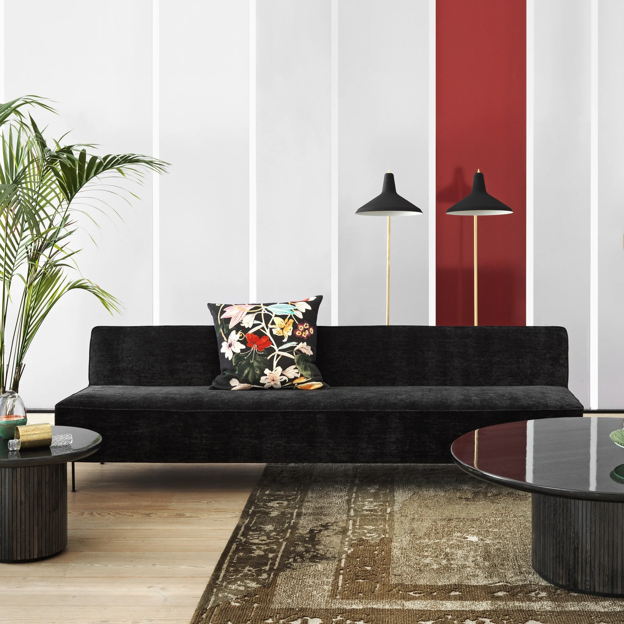 Modern Line Sofa by Gubi - Image 6