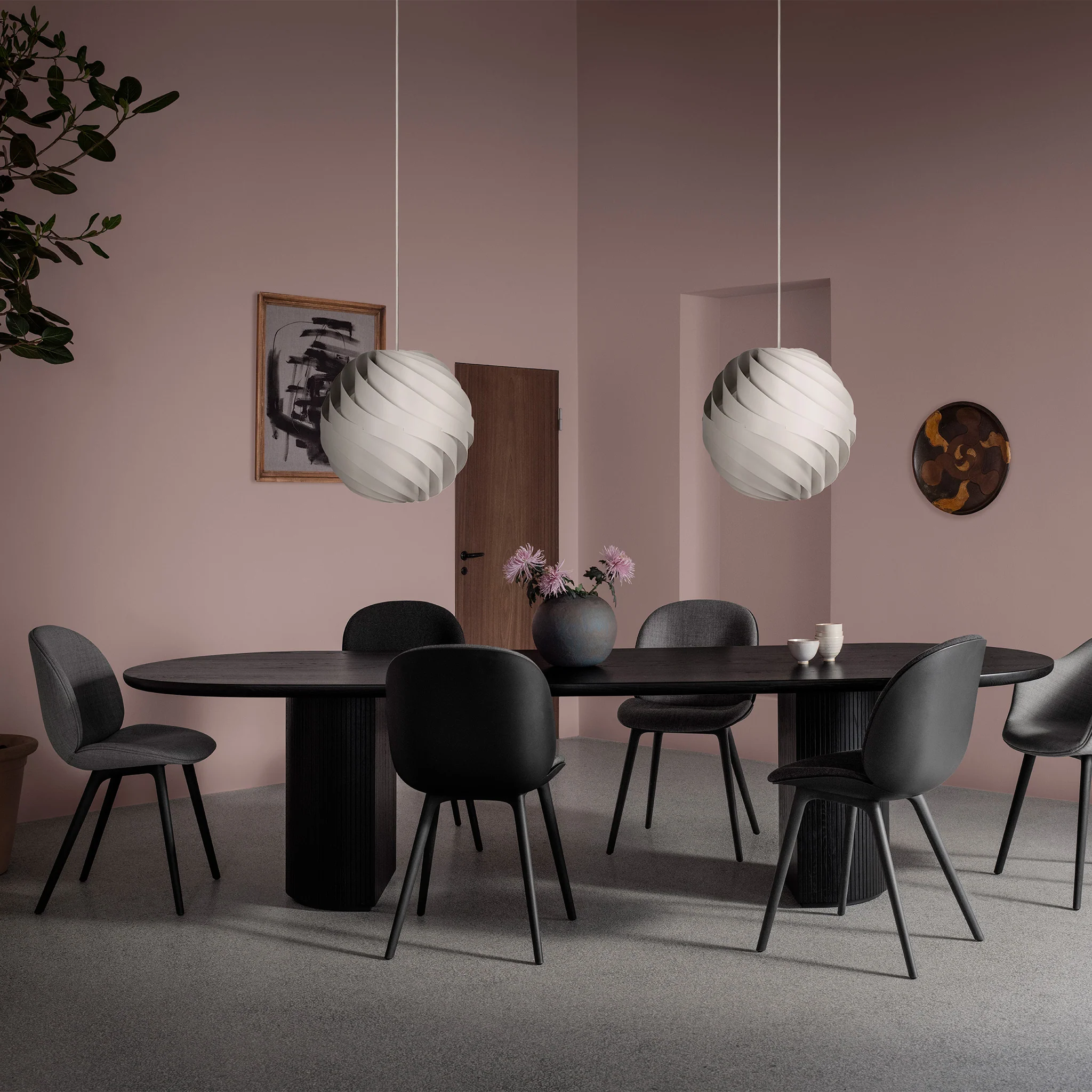 Moon Dining Table Elliptical by Gubi - Image 8