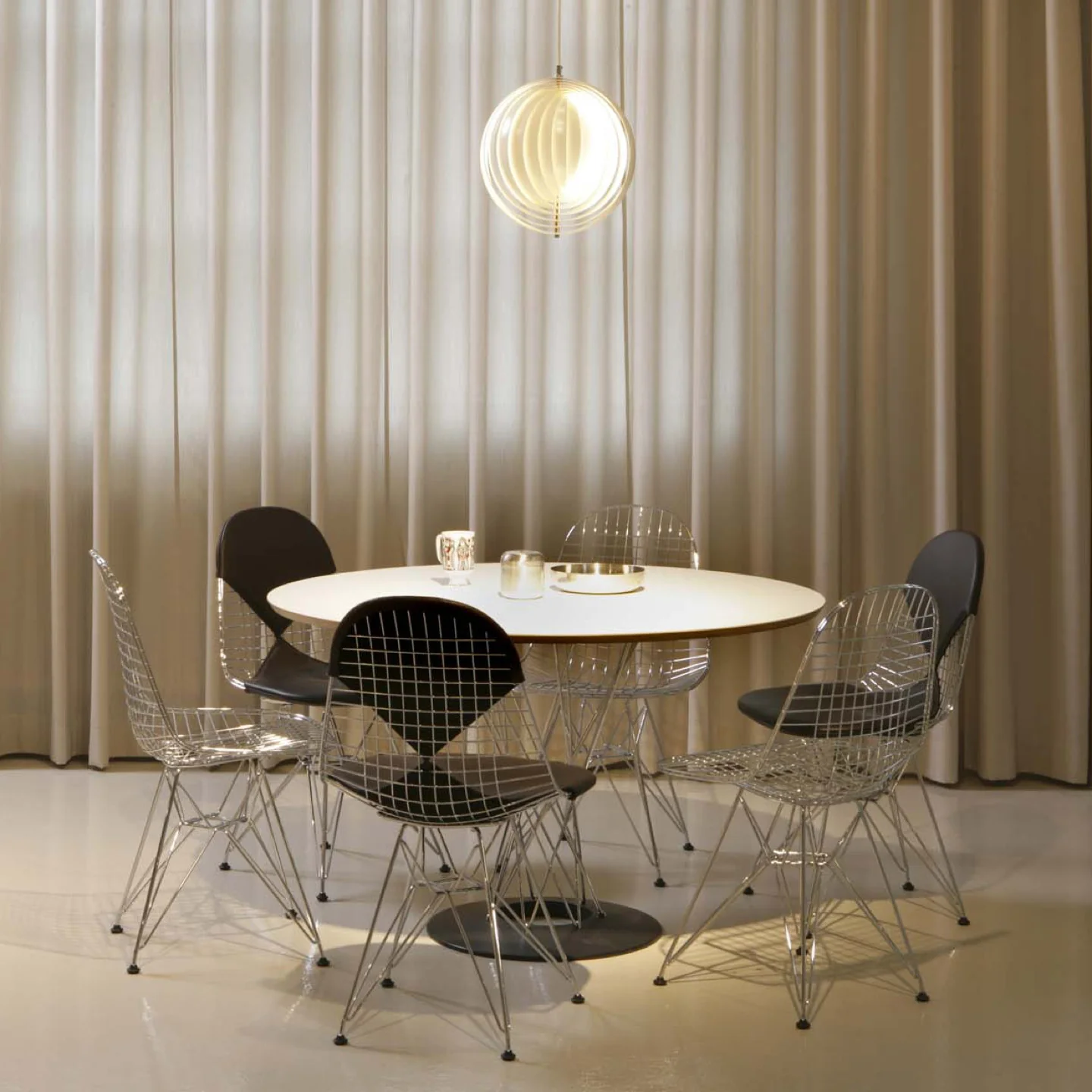 Noguchi Dining Table by Vitra - Image 3