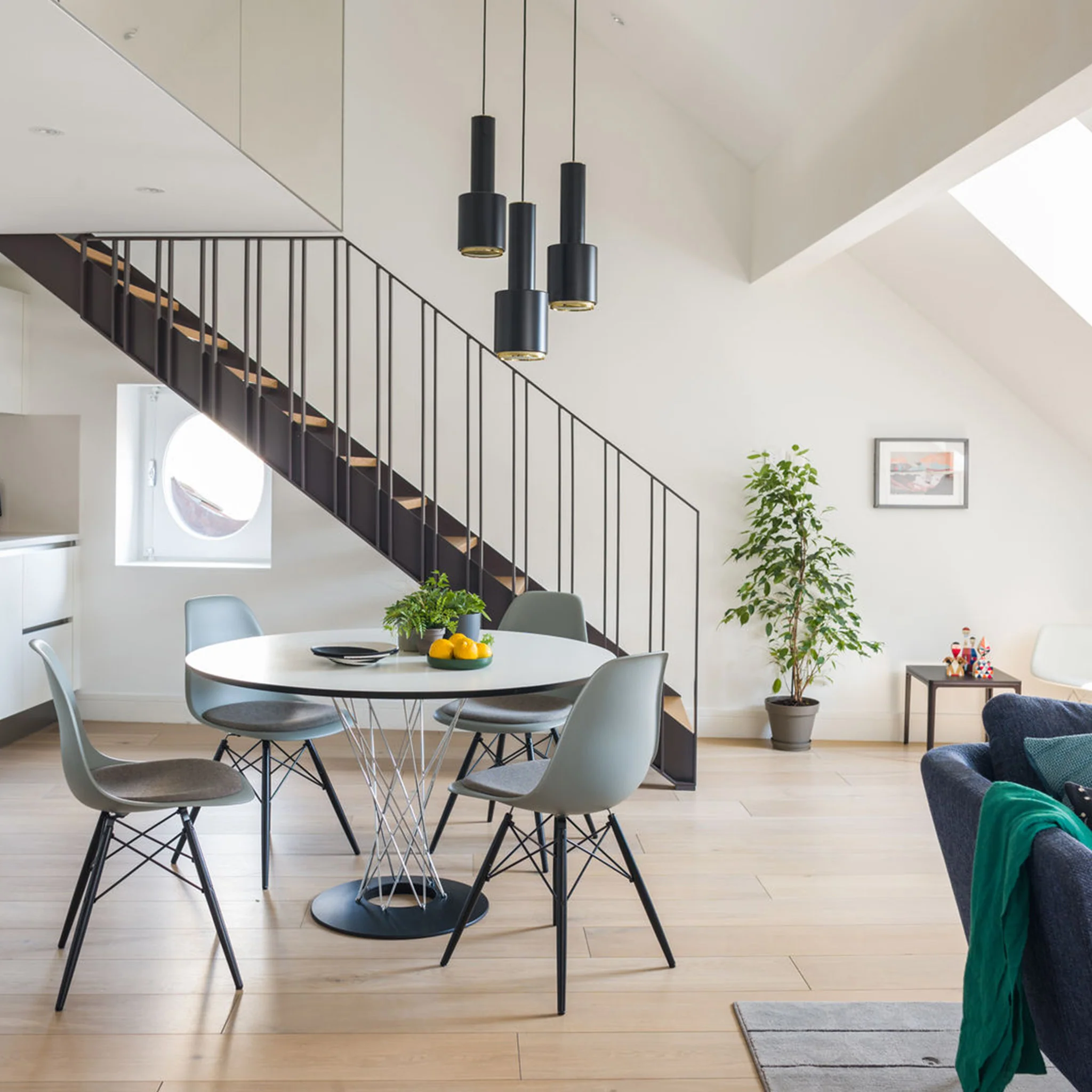 Noguchi Dining Table by Vitra - Image 4