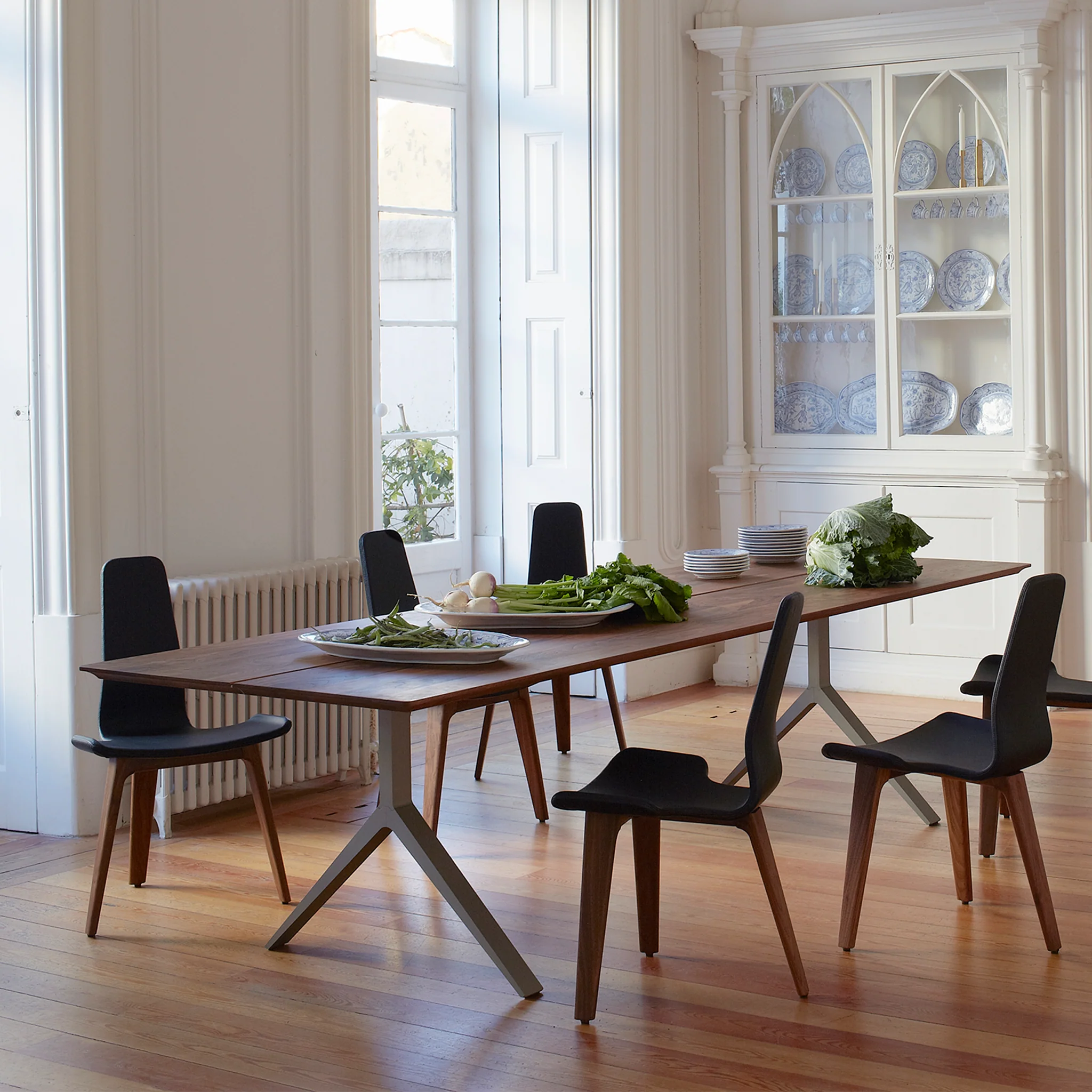 Overton Table by Matthew Hilton - Image 2