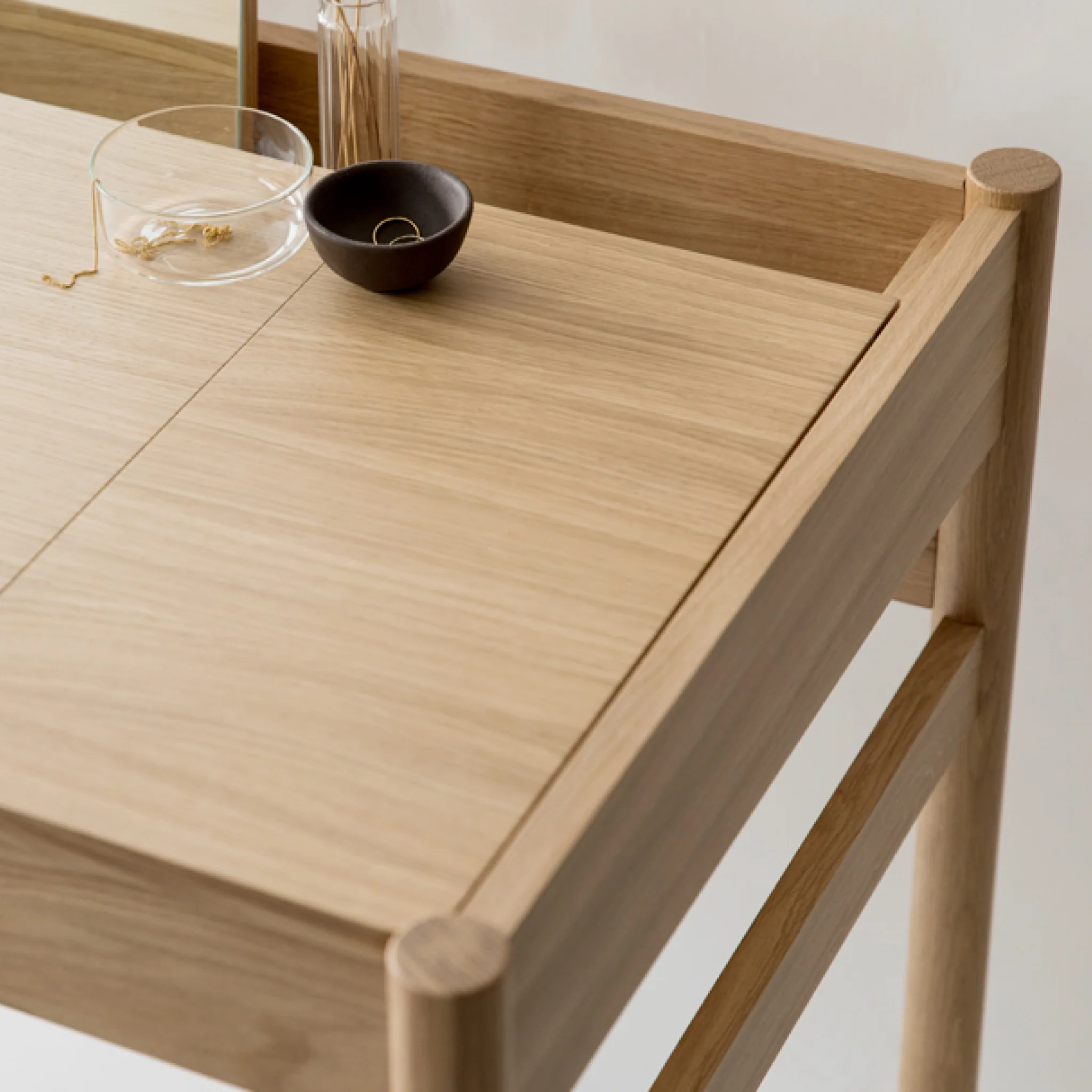 Pala Dressing Table by Case - Image 3