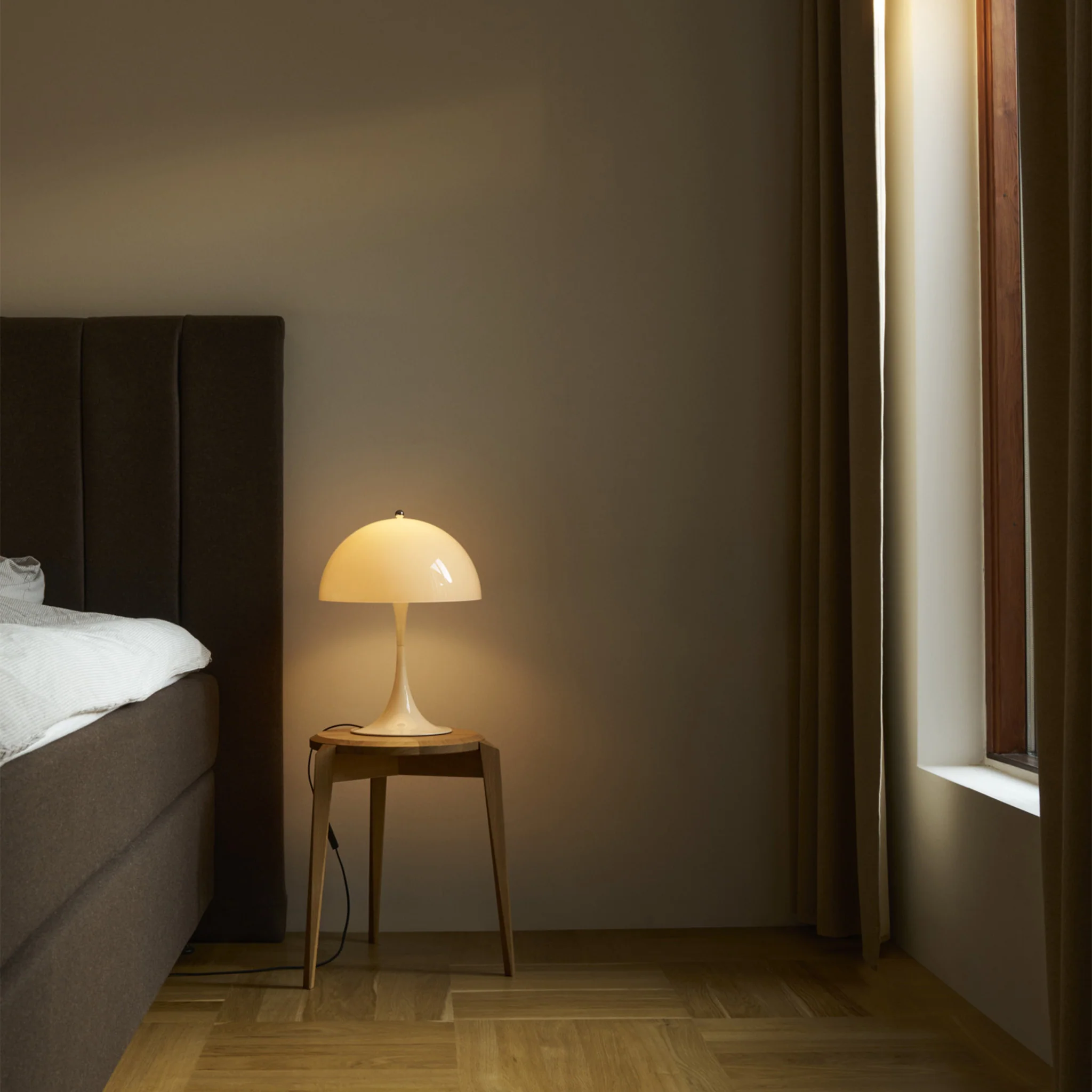 Panthella 320 Table Lamp v2 - Image 6