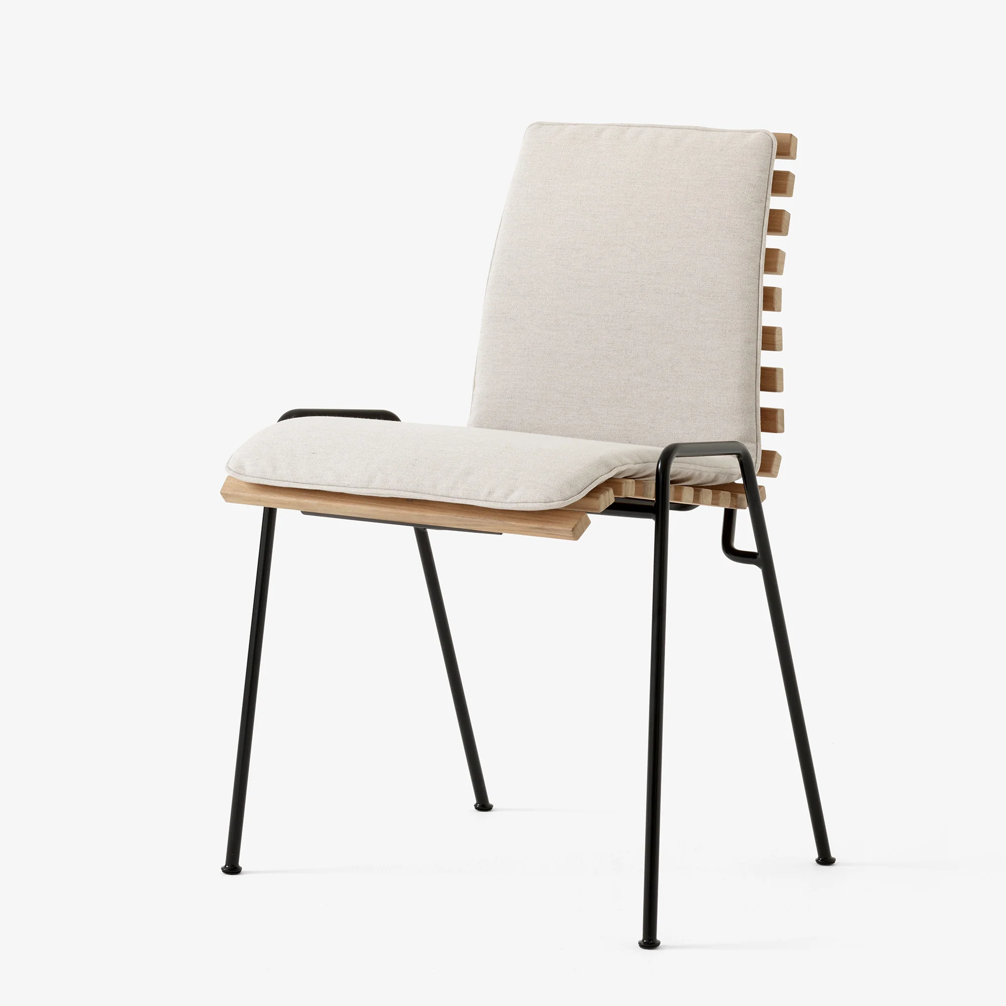 RFH Terrace Chair RD4 by Robin Day - Image 3