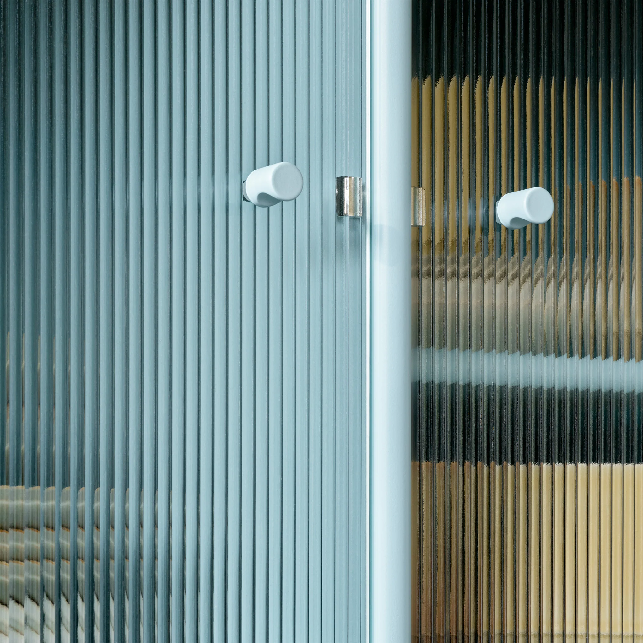Ripple IV Vitrine Cabinet by Montana Furniture - Image 7