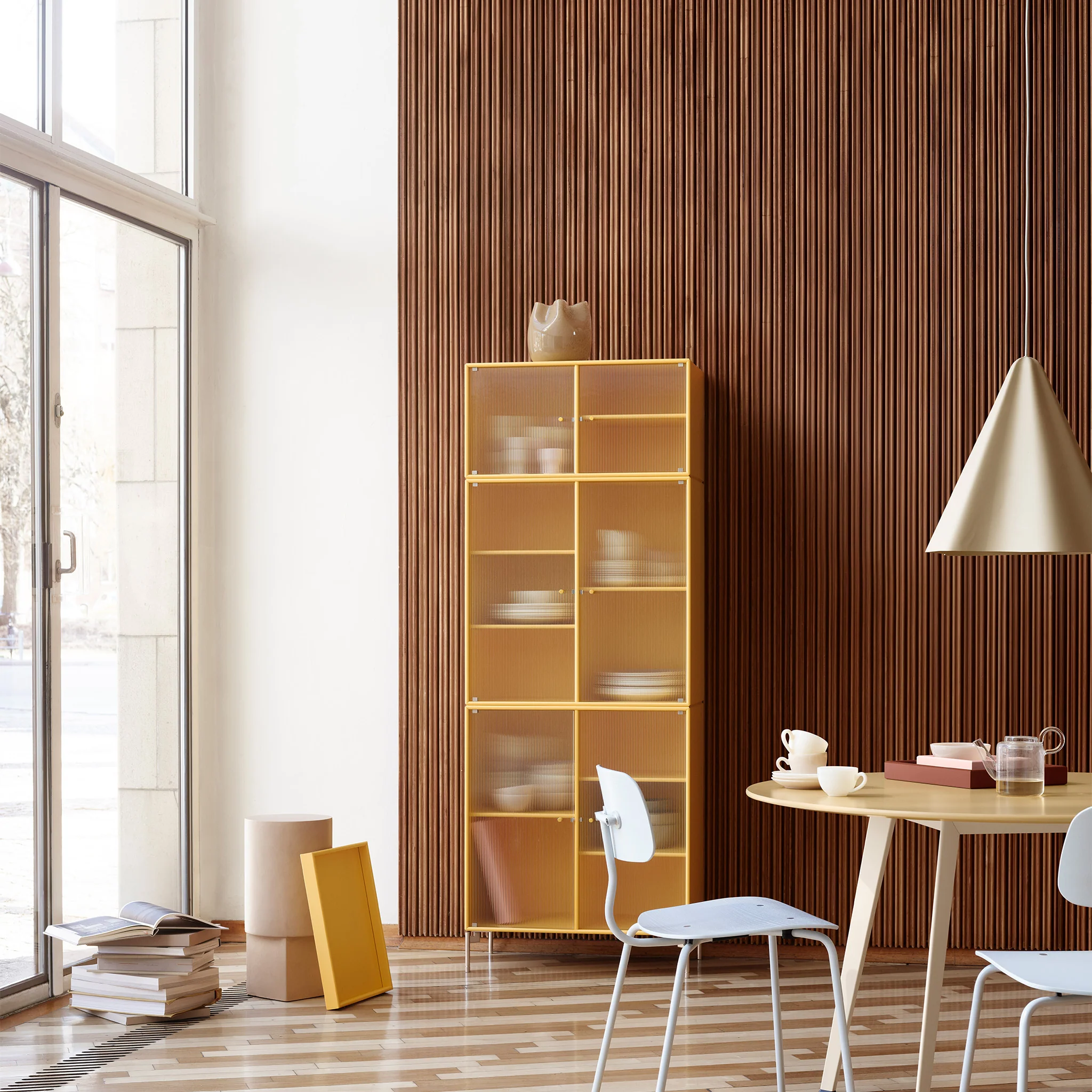 Ripple IV Vitrine Cabinet by Montana Furniture - Image 8