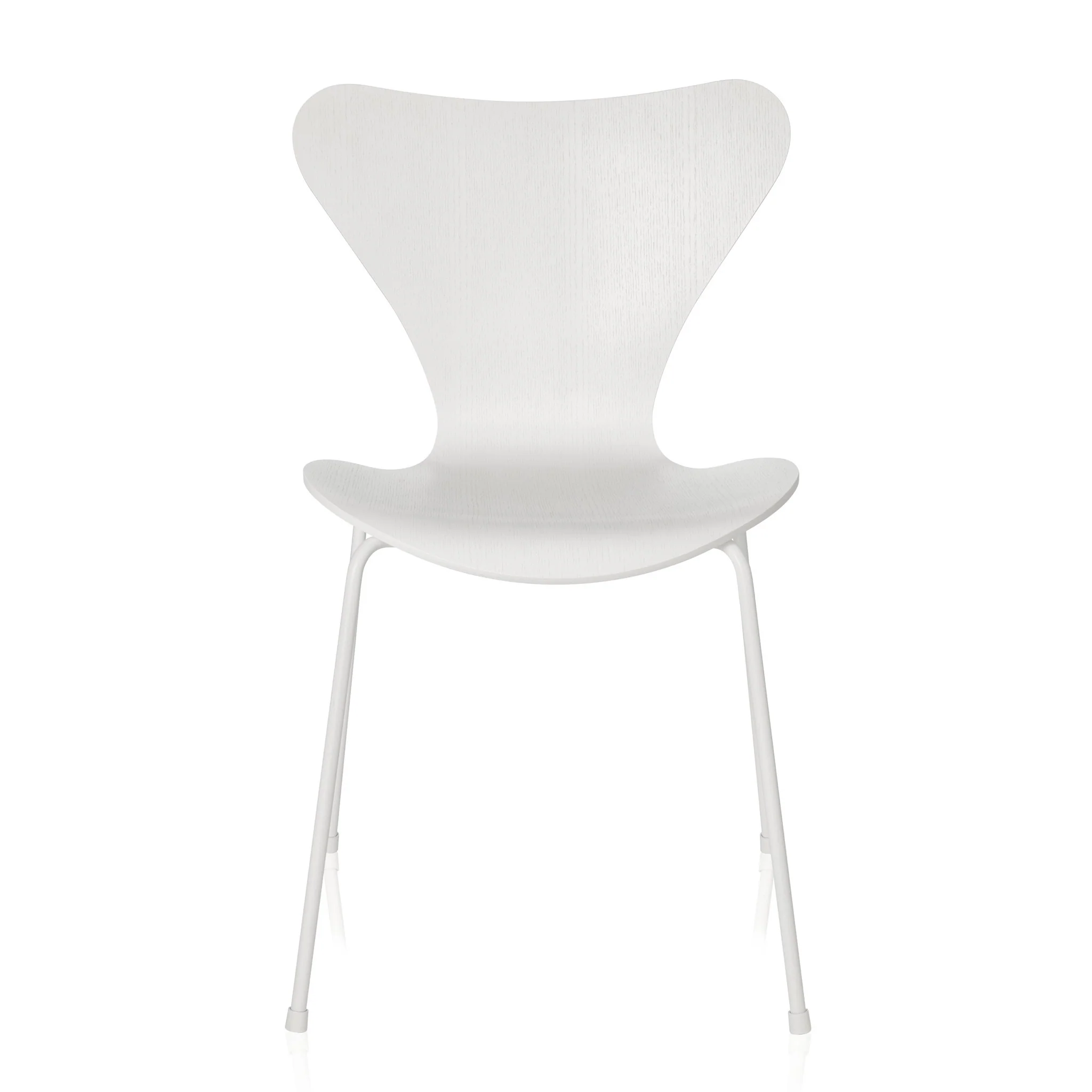 Series 7 Chair 3107 Monochrome by Fritz Hansen - Image 3