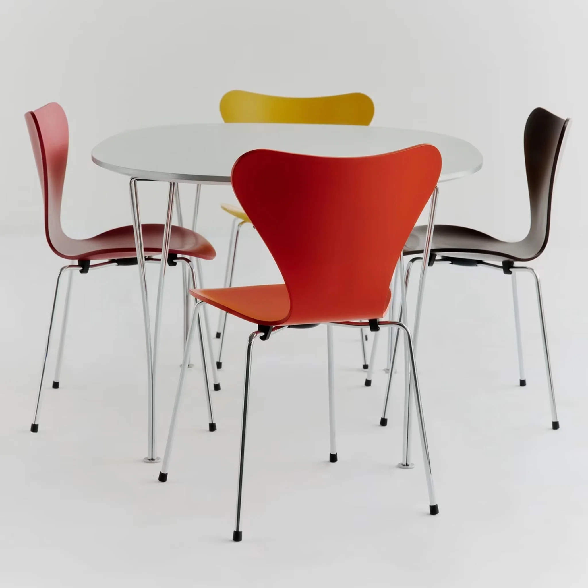 Series 7 Chair - Verner Panton 100 Edition by Fritz Hansen - Image 5