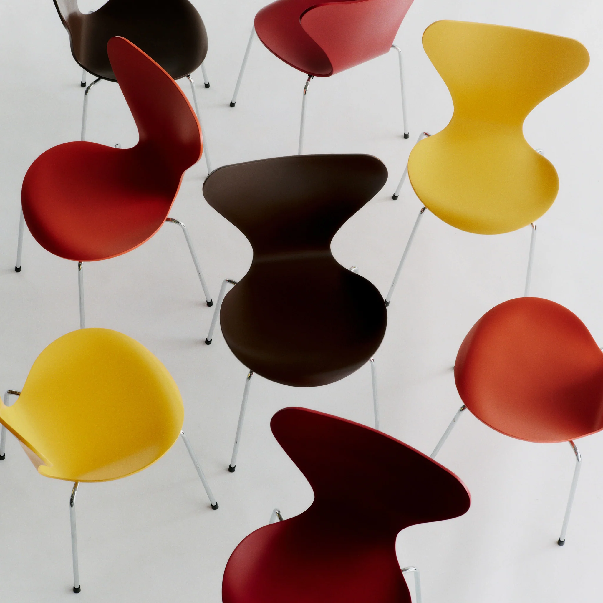 Series 7 Chair - Verner Panton 100 Edition by Fritz Hansen - Image 6