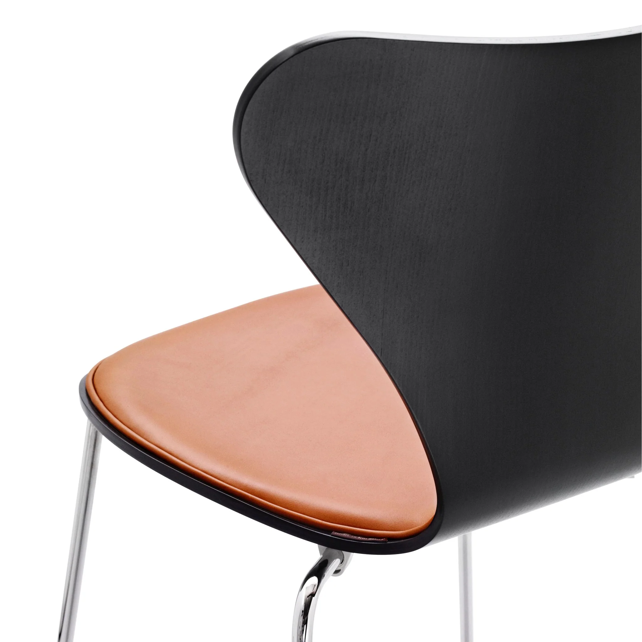 Series 7 Front Upholstered 3107 Chair Leather by Fritz Hansen - Image 6