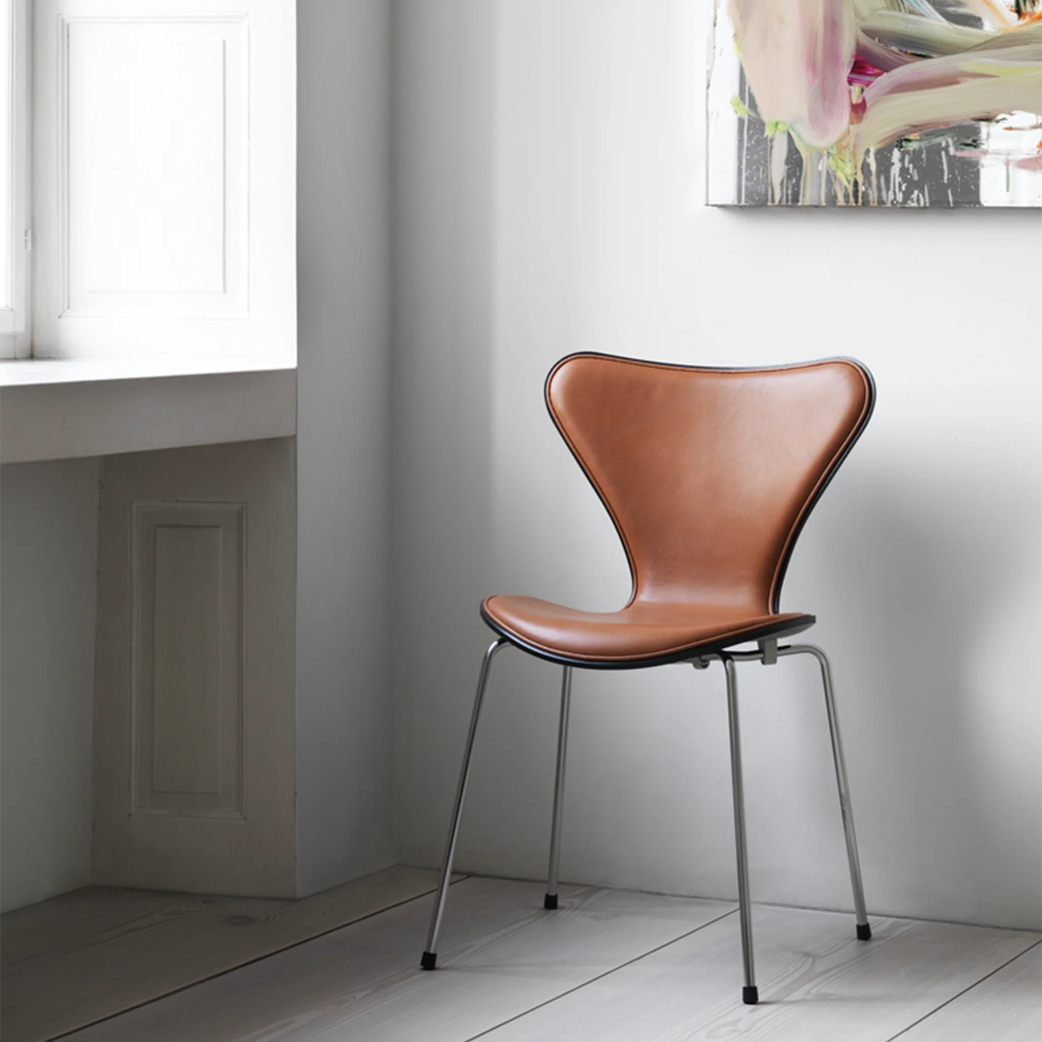 Series 7 Front Upholstered 3107 Chair Leather by Fritz Hansen - Image 7
