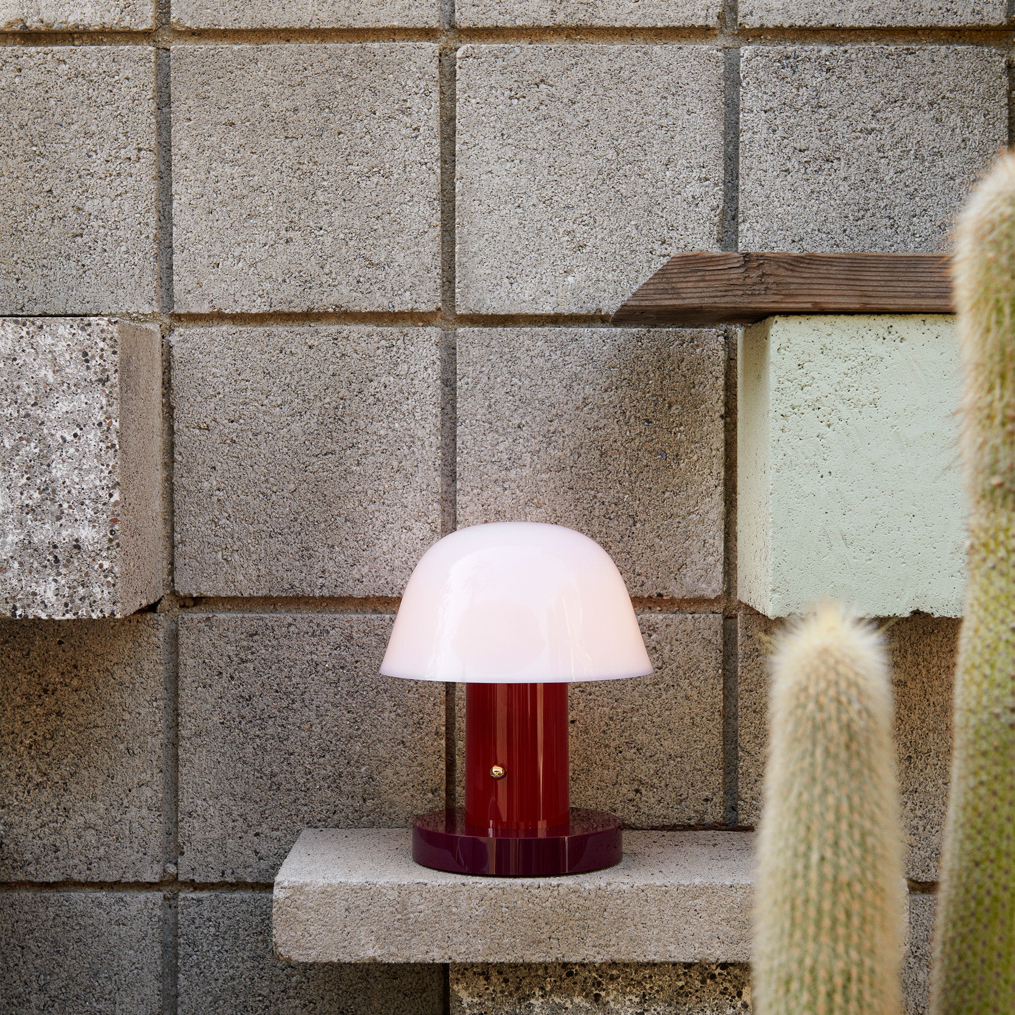 Setago Portable Table Lamp JH27 by &Tradition - Image 7
